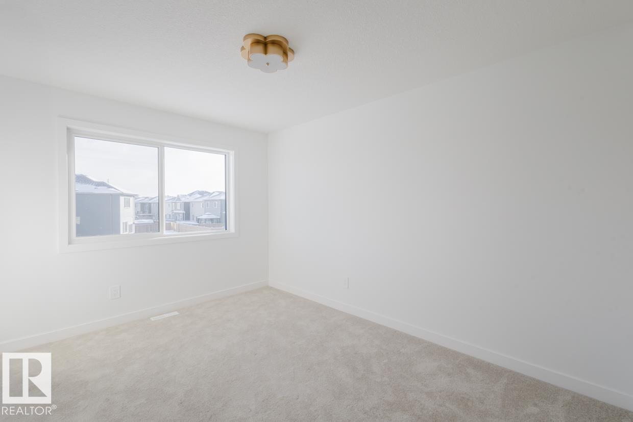 Photo 6 at 39 Chartres Close, Chérot, St. Albert