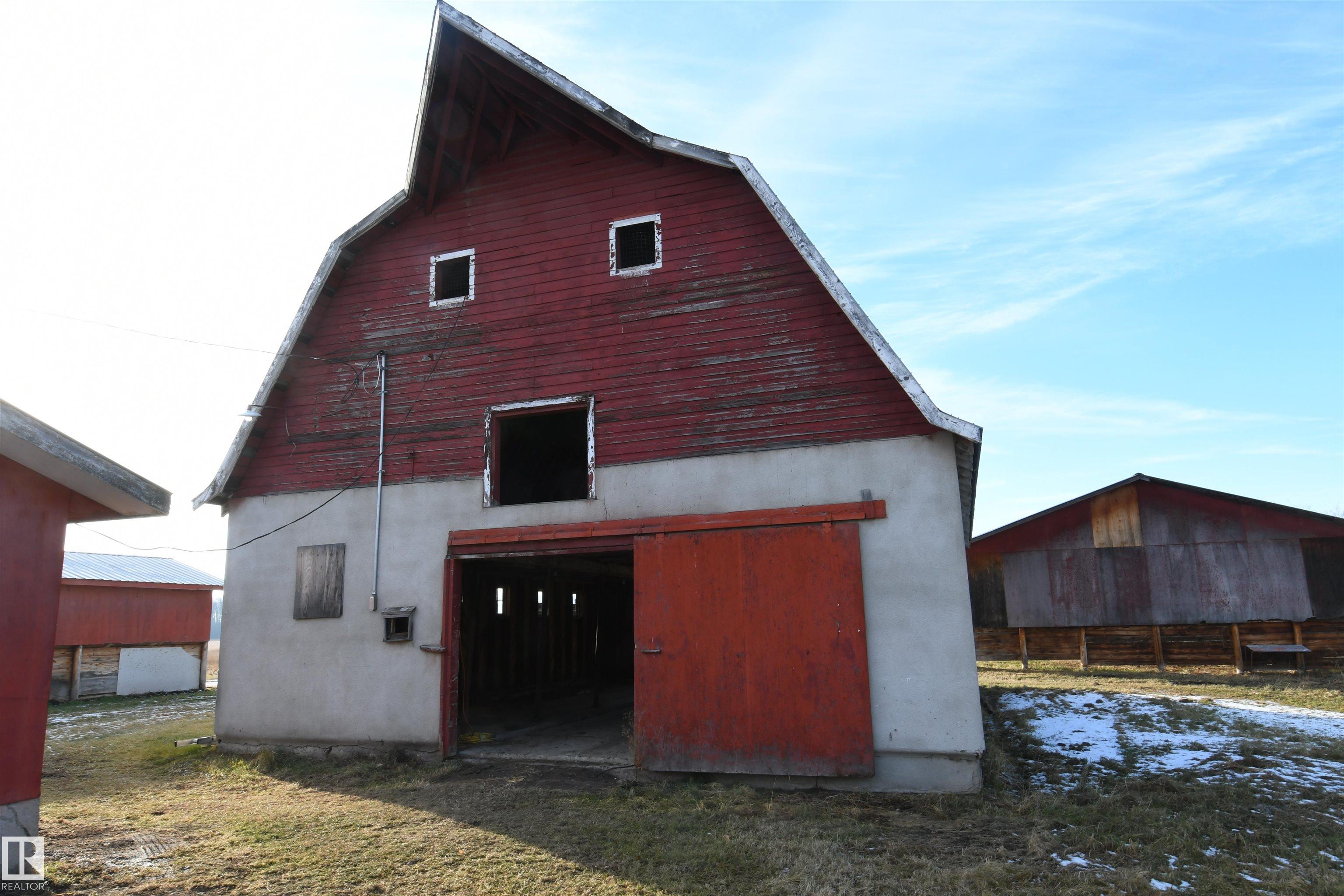 Photo 11 at 49054 Rge Rd 13, None, Rural Leduc County