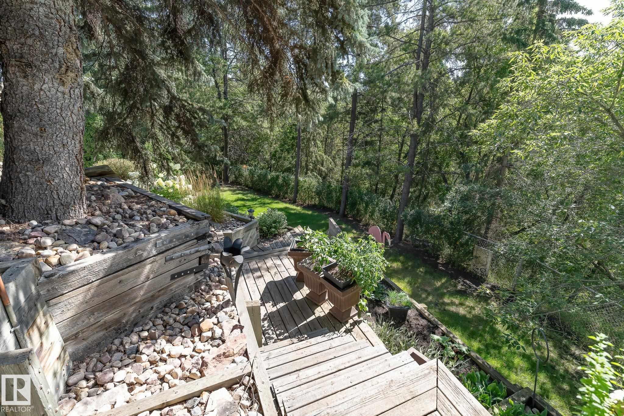 Photo 12 at 8 Valleyview point(e) NW, Parkview, Edmonton