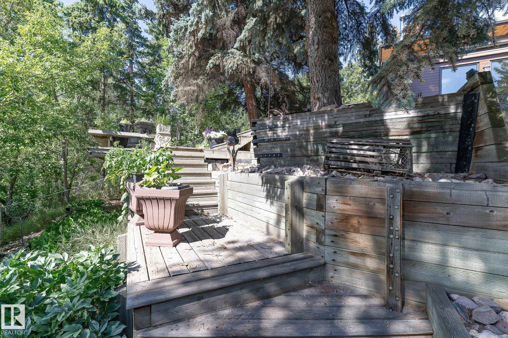 Photo 13 at 8 Valleyview point(e) NW, Parkview, Edmonton