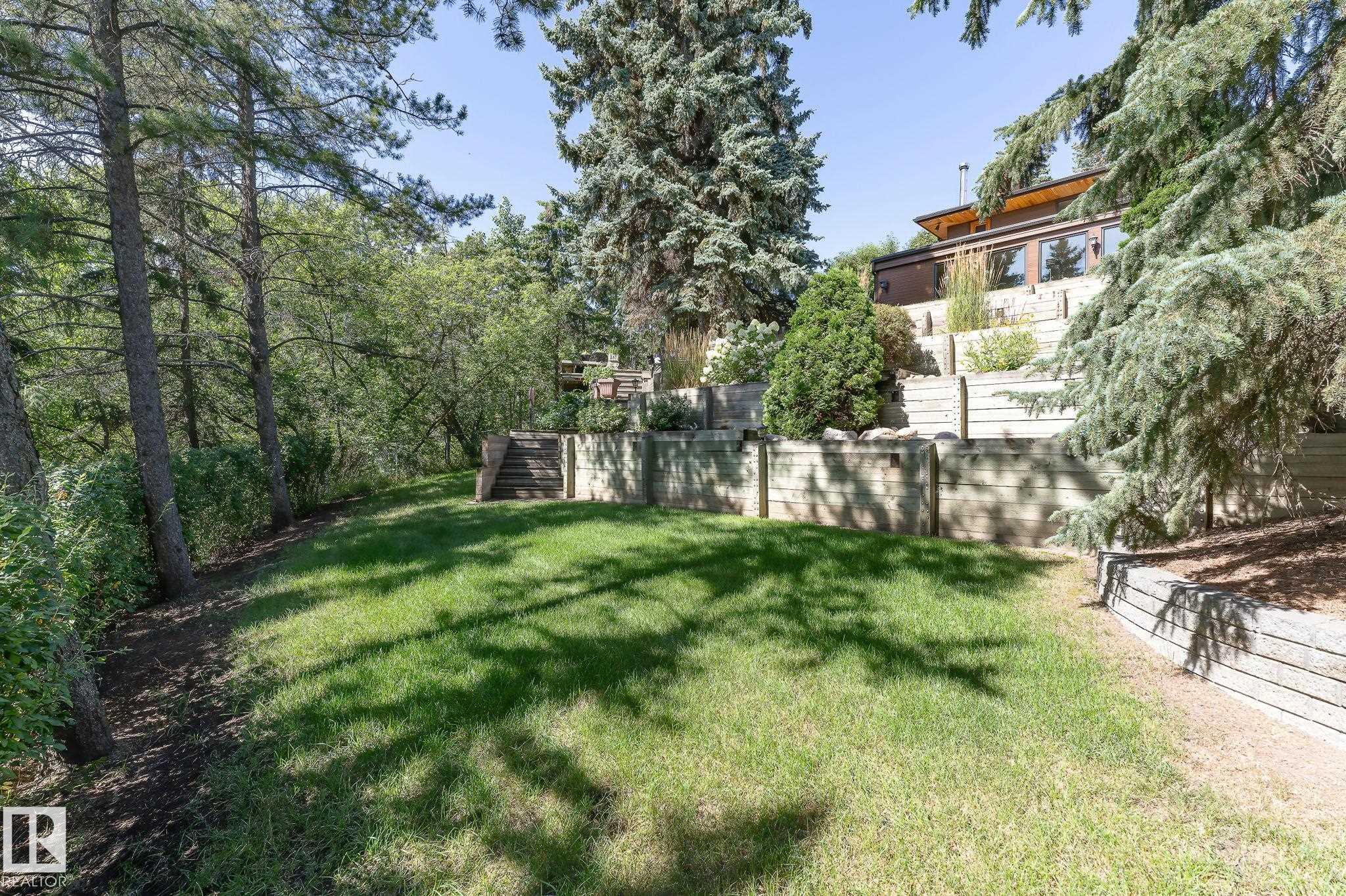 Photo 16 at 8 Valleyview point(e) NW, Parkview, Edmonton