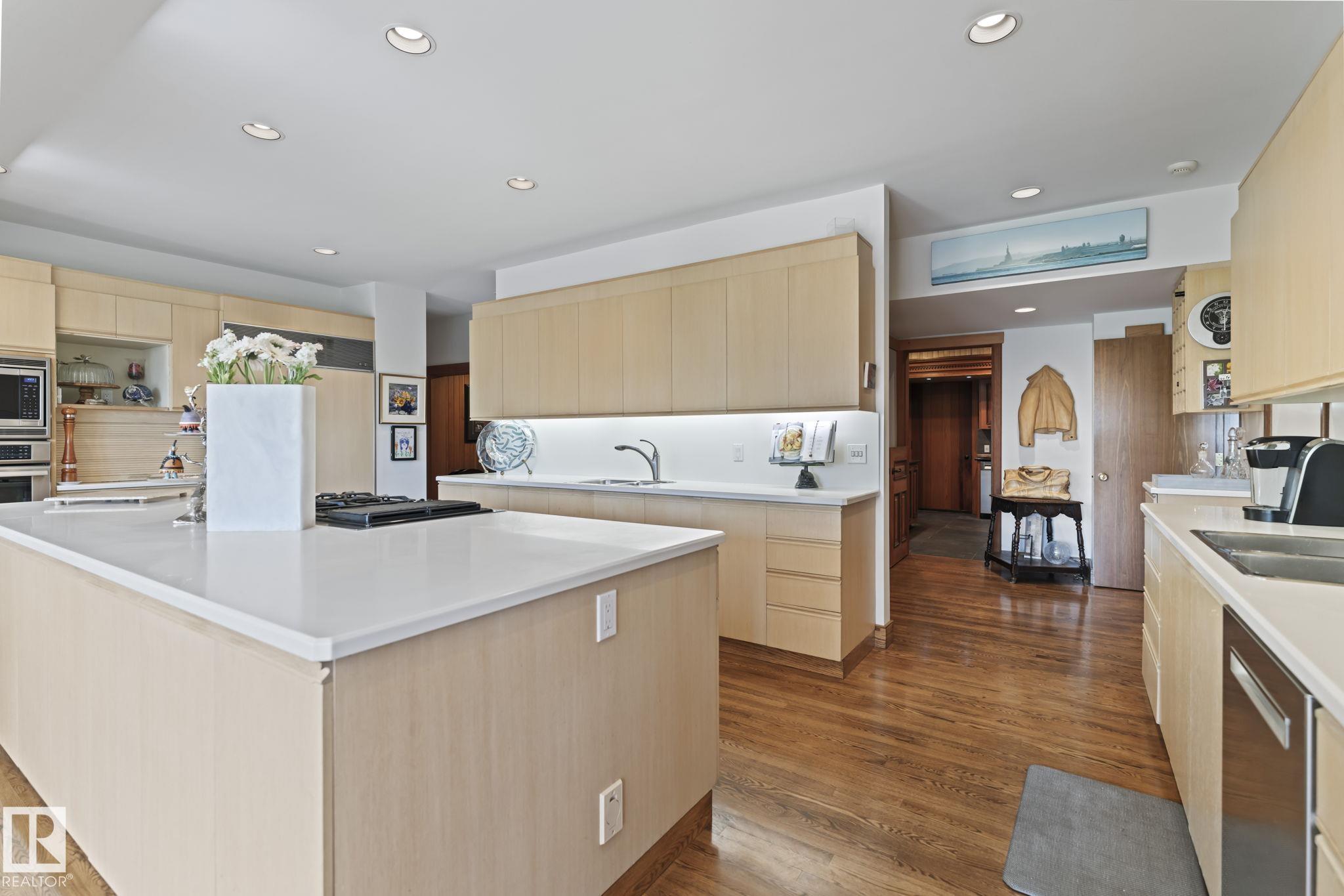 Photo 28 at 8 Valleyview point(e) NW, Parkview, Edmonton