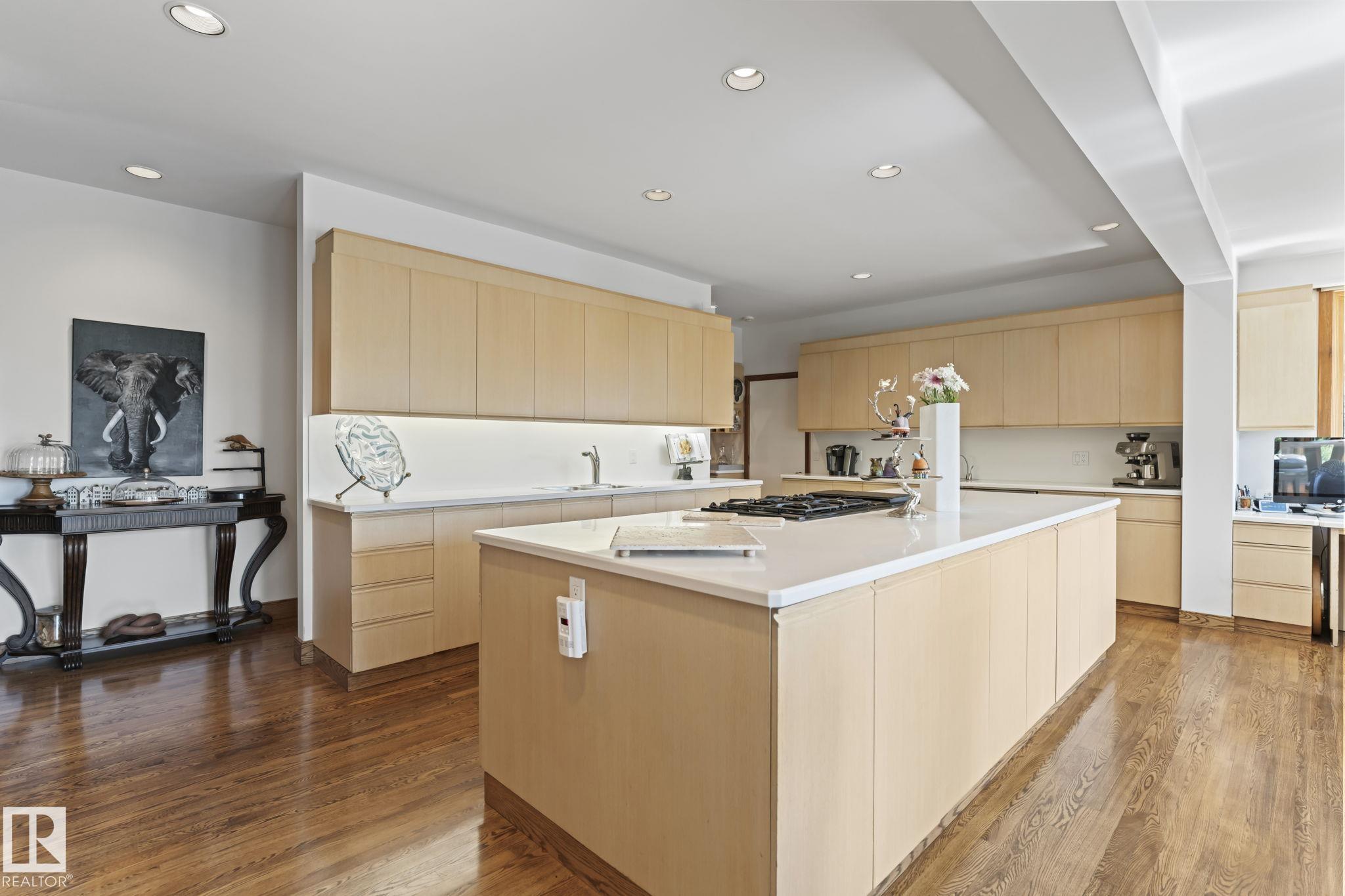 Photo 29 at 8 Valleyview point(e) NW, Parkview, Edmonton