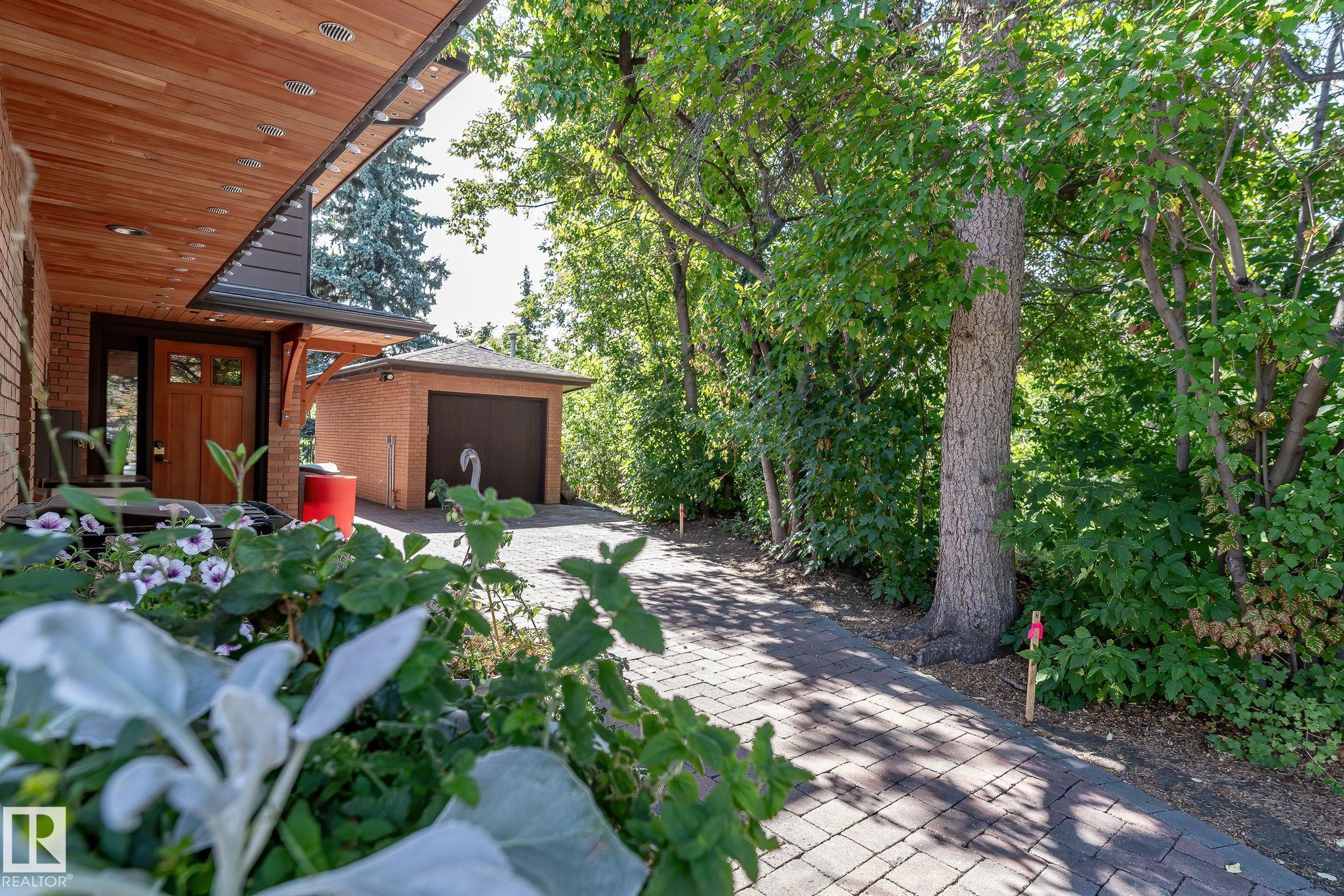 Photo 4 at 8 Valleyview point(e) NW, Parkview, Edmonton