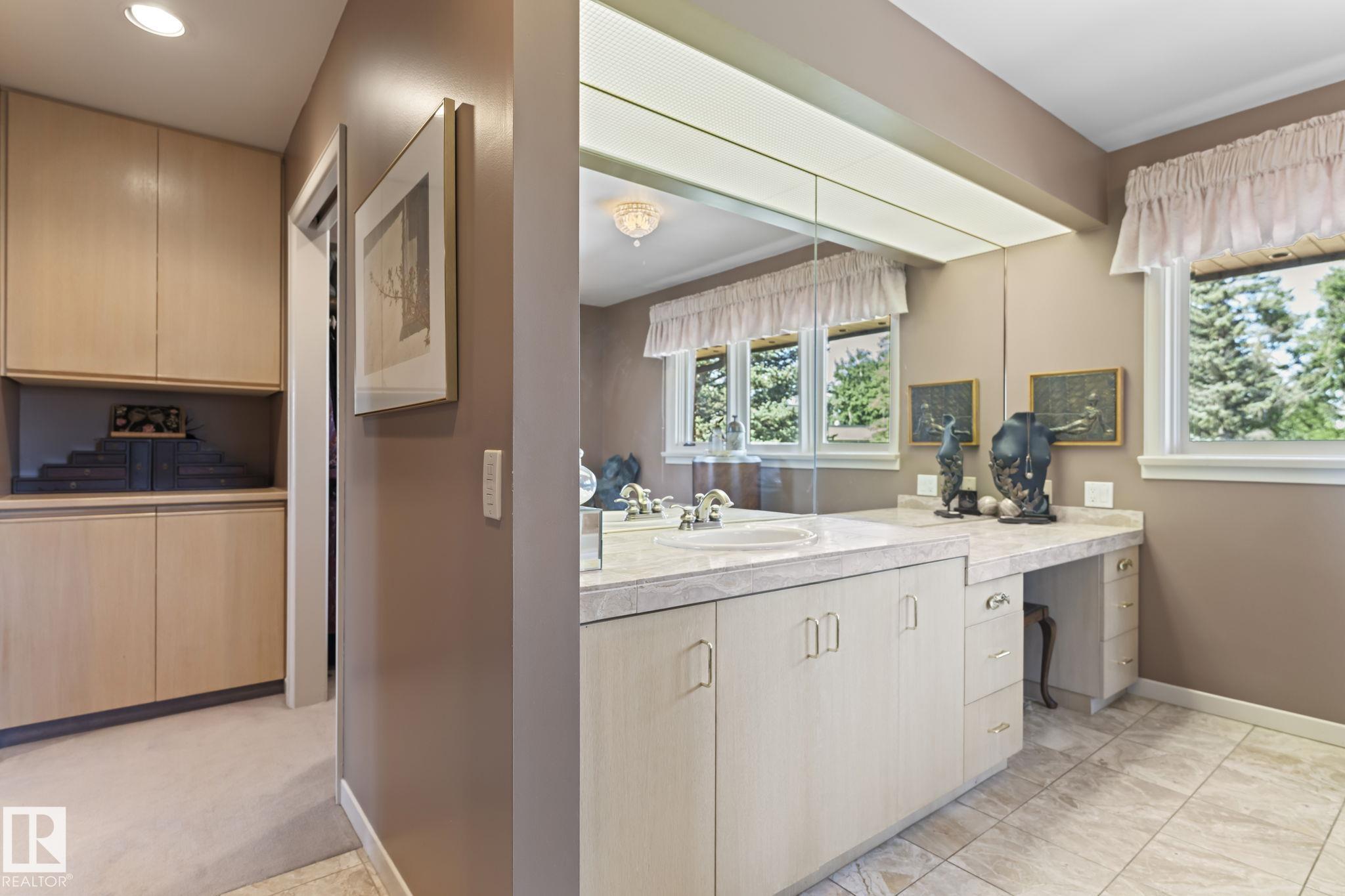 Photo 56 at 8 Valleyview point(e) NW, Parkview, Edmonton