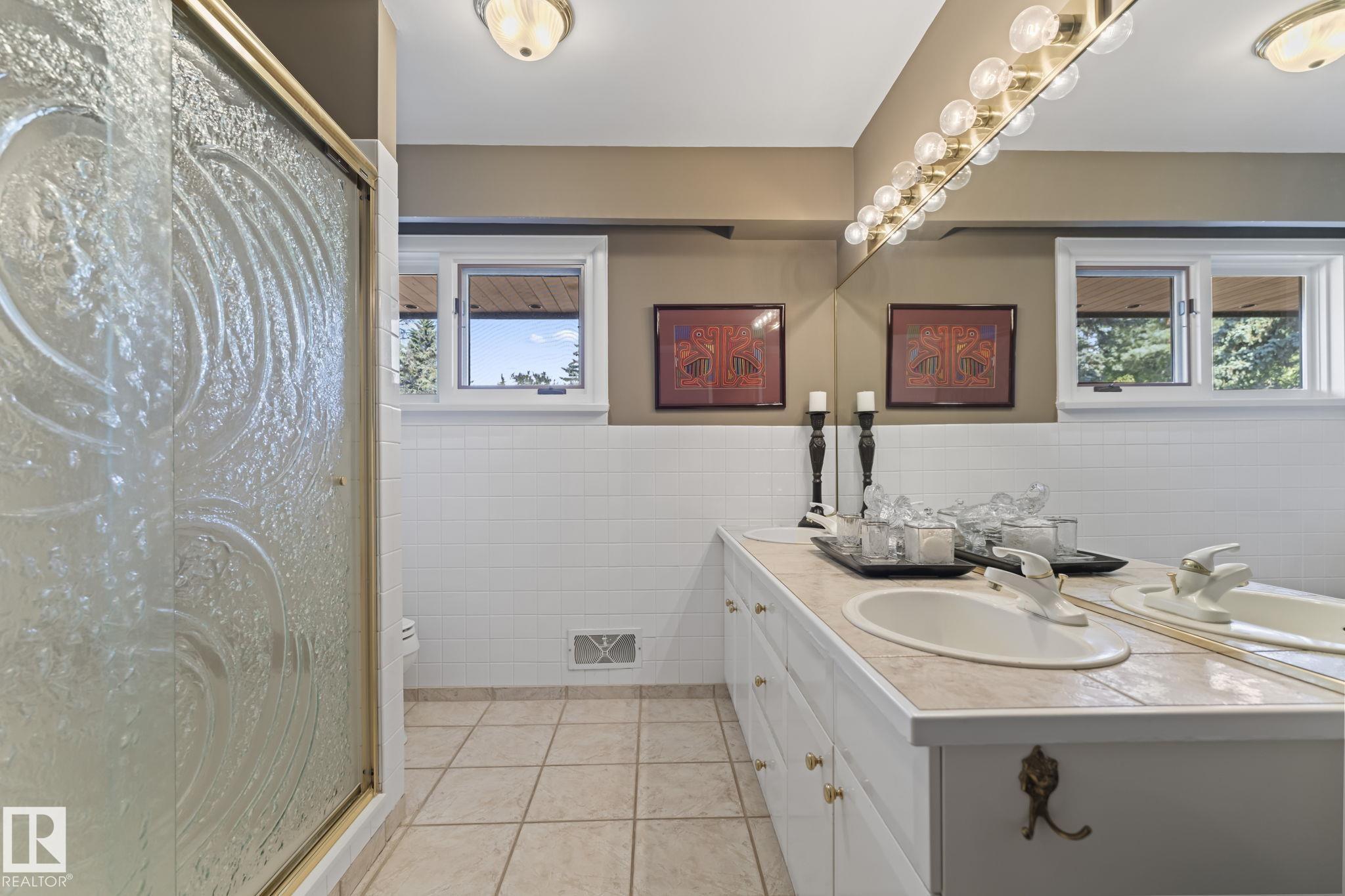 Photo 62 at 8 Valleyview point(e) NW, Parkview, Edmonton