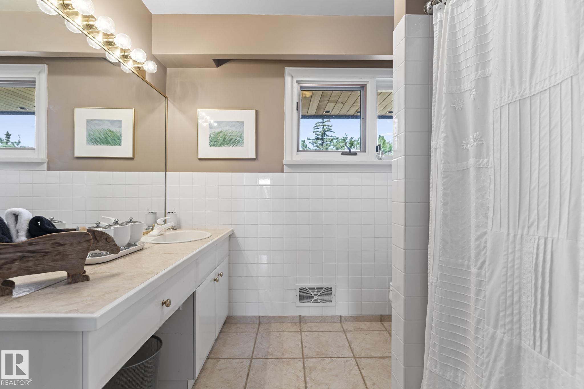 Photo 66 at 8 Valleyview point(e) NW, Parkview, Edmonton