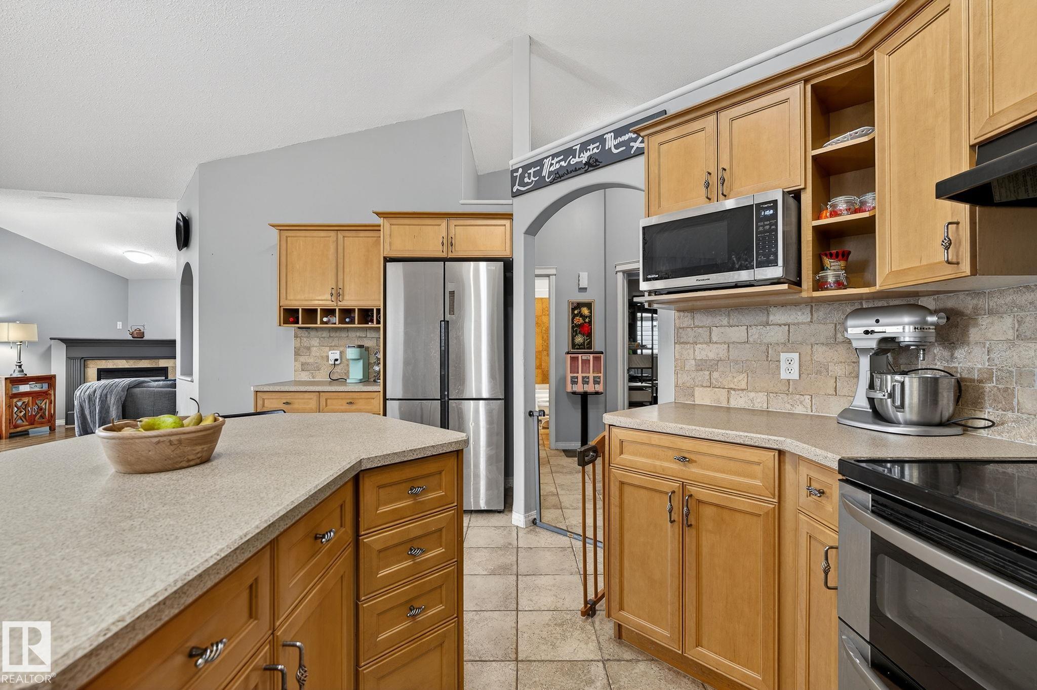 Photo 11 at 1012 Westerra Place, Westerra, Stony Plain