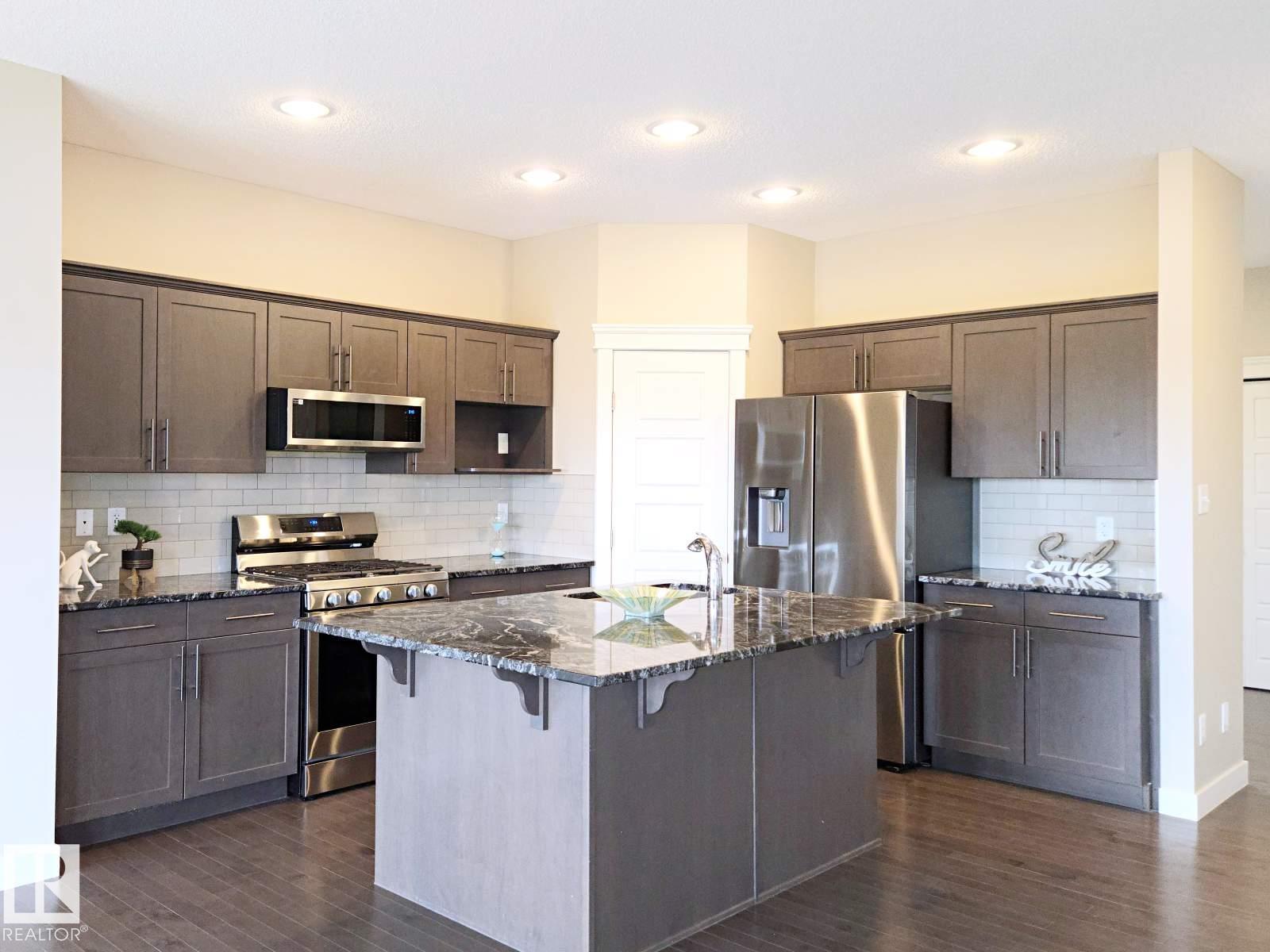 Picture for 16707 18 AV SW