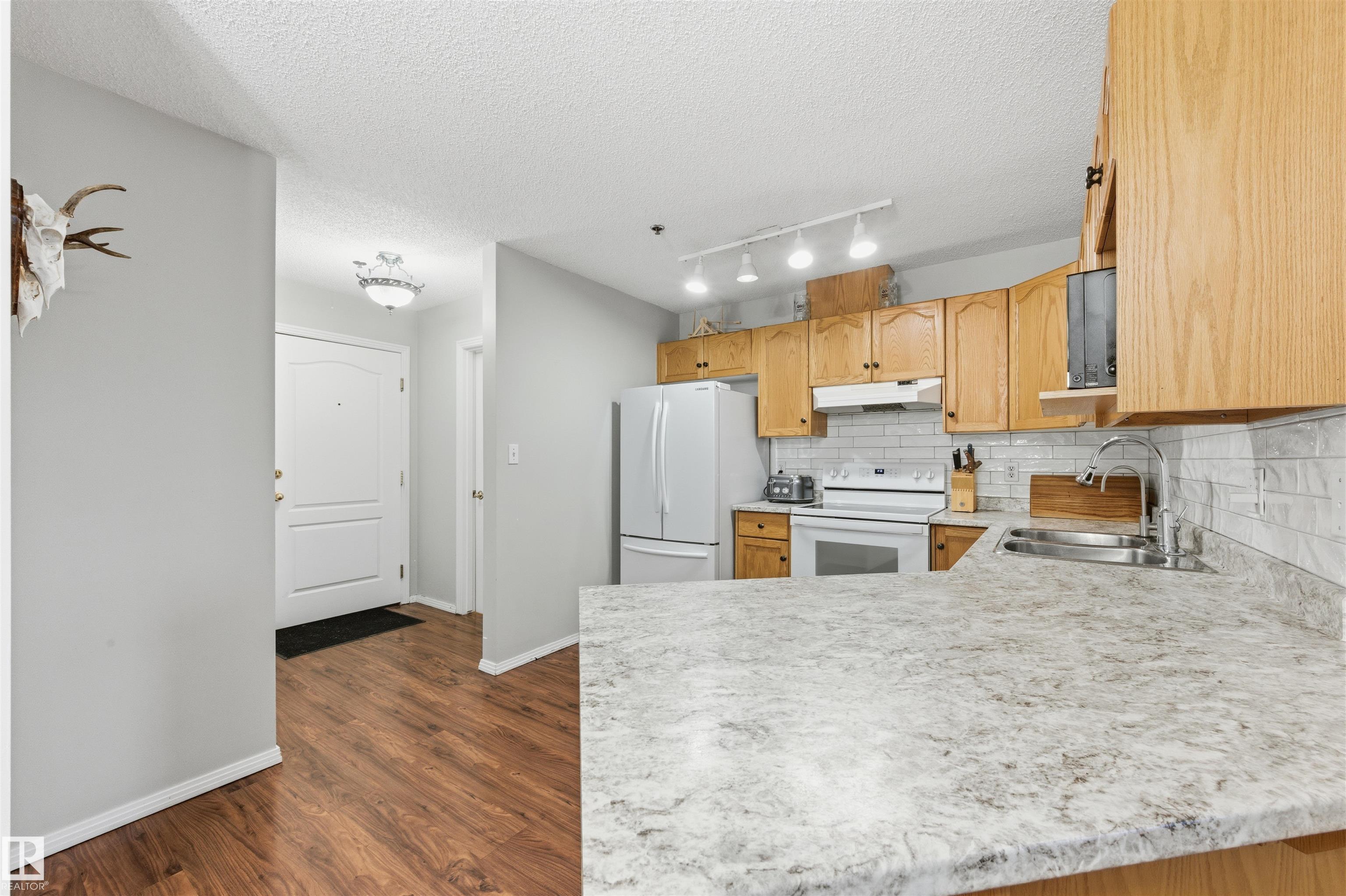 Photo 6 at 201 - 9640 105 Street NW, Rossdale, Edmonton