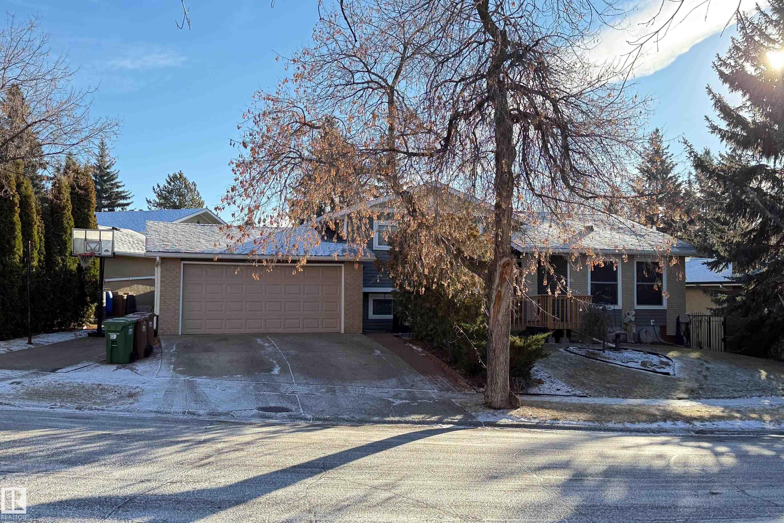 Photo 2 at 29 Morgan Crescent, Mission, St. Albert