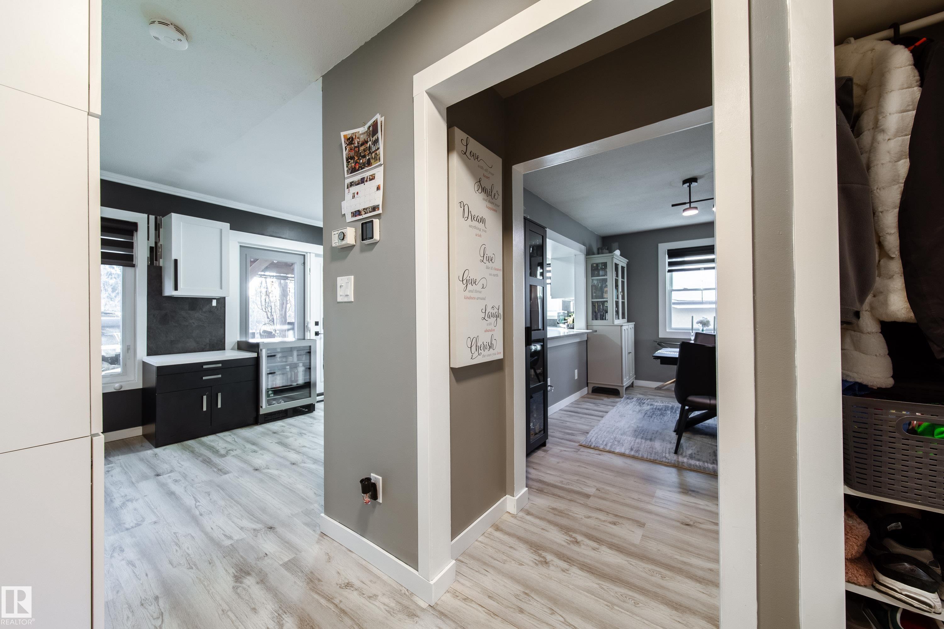 Photo 11 at 29 Morgan Crescent, Mission, St. Albert