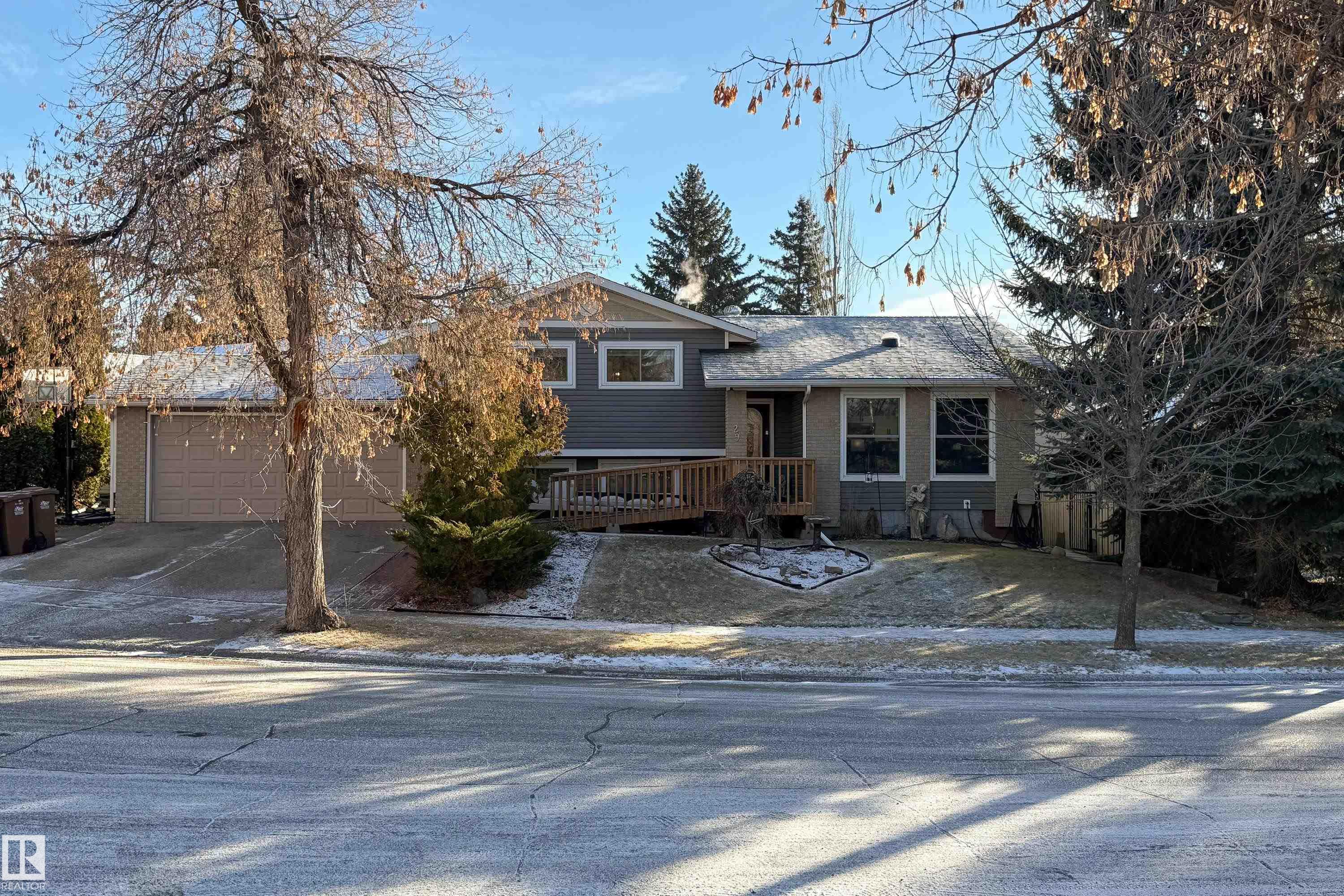 Photo 3 at 29 Morgan Crescent, Mission, St. Albert