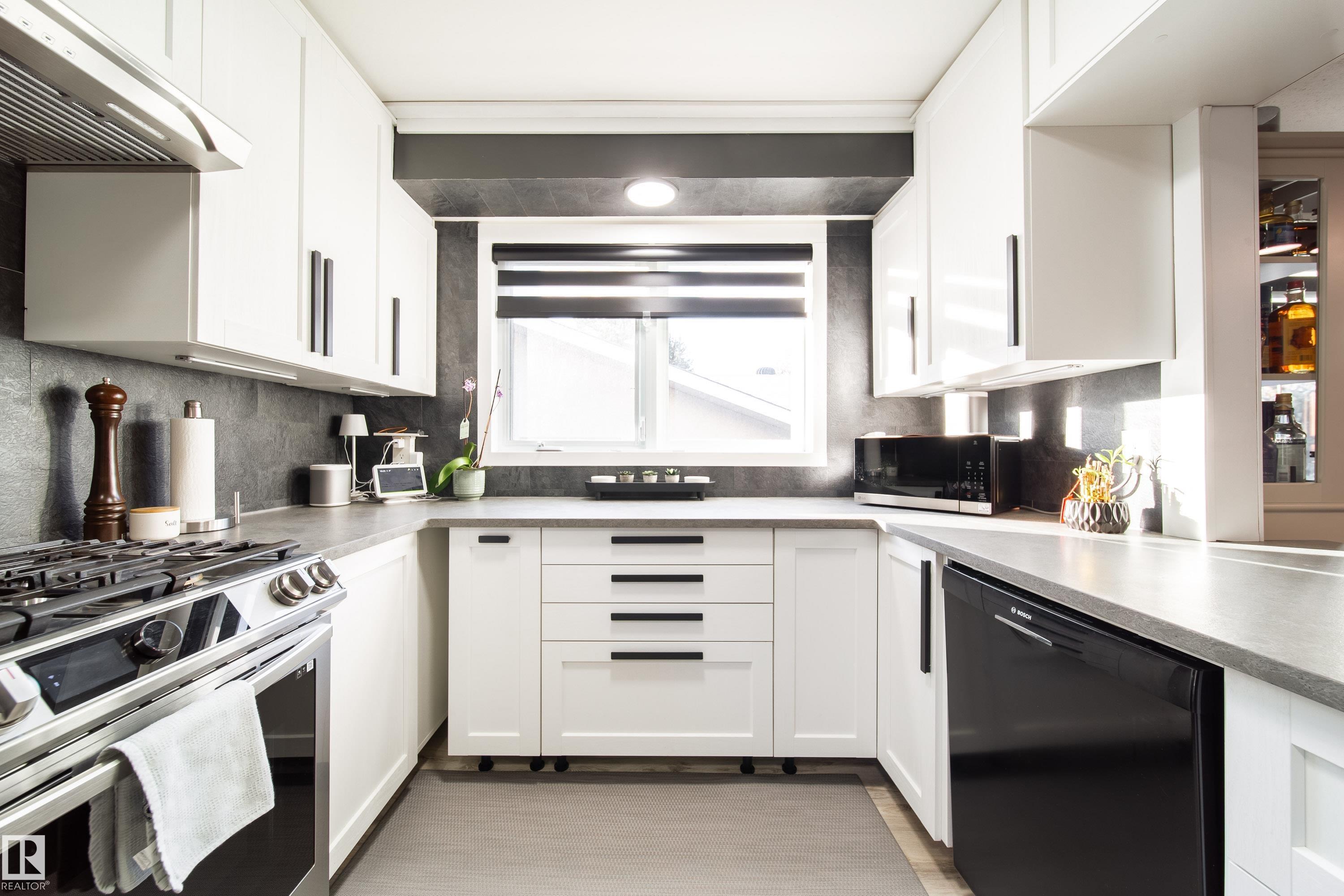 Photo 25 at 29 Morgan Crescent, Mission, St. Albert