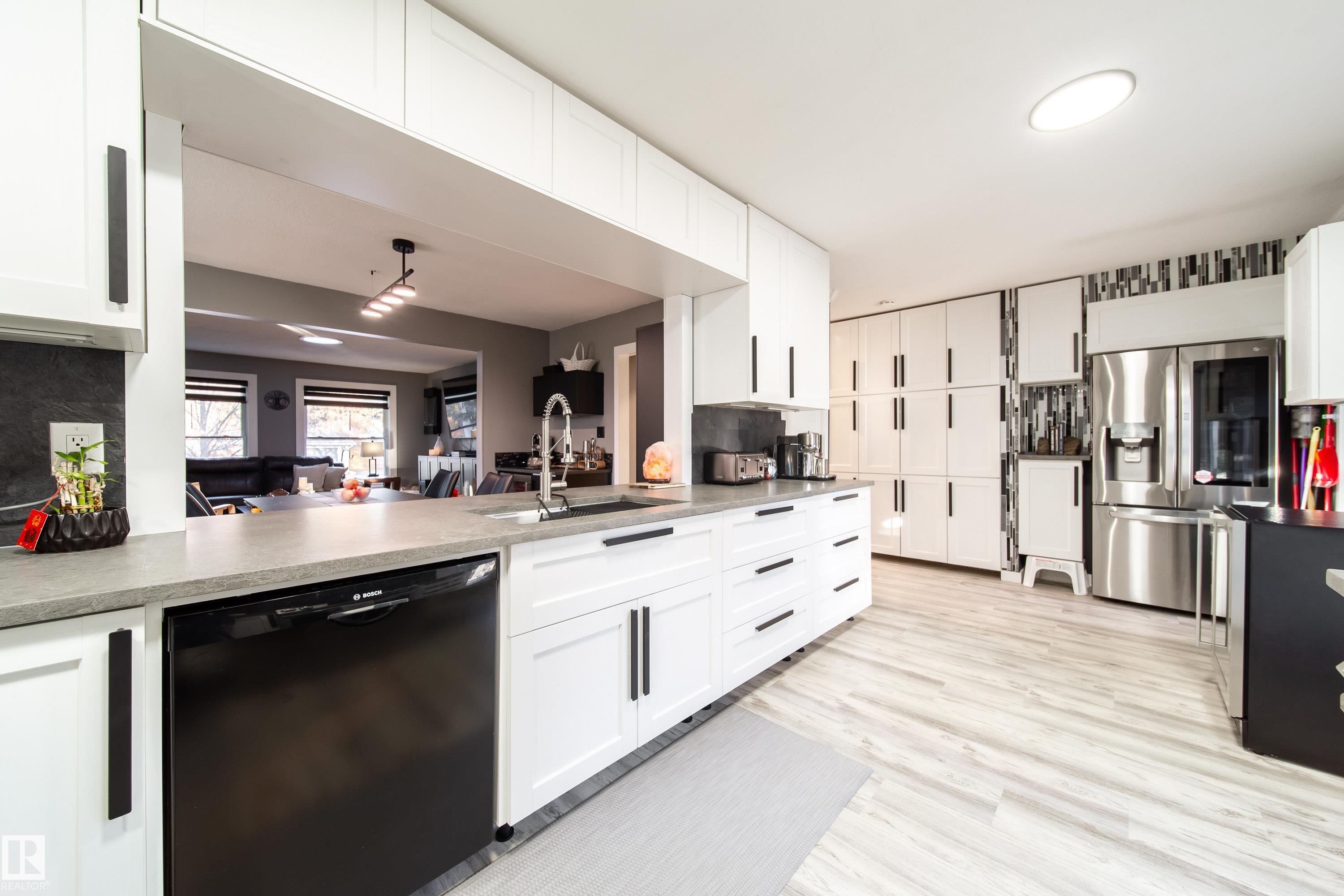 Photo 27 at 29 Morgan Crescent, Mission, St. Albert