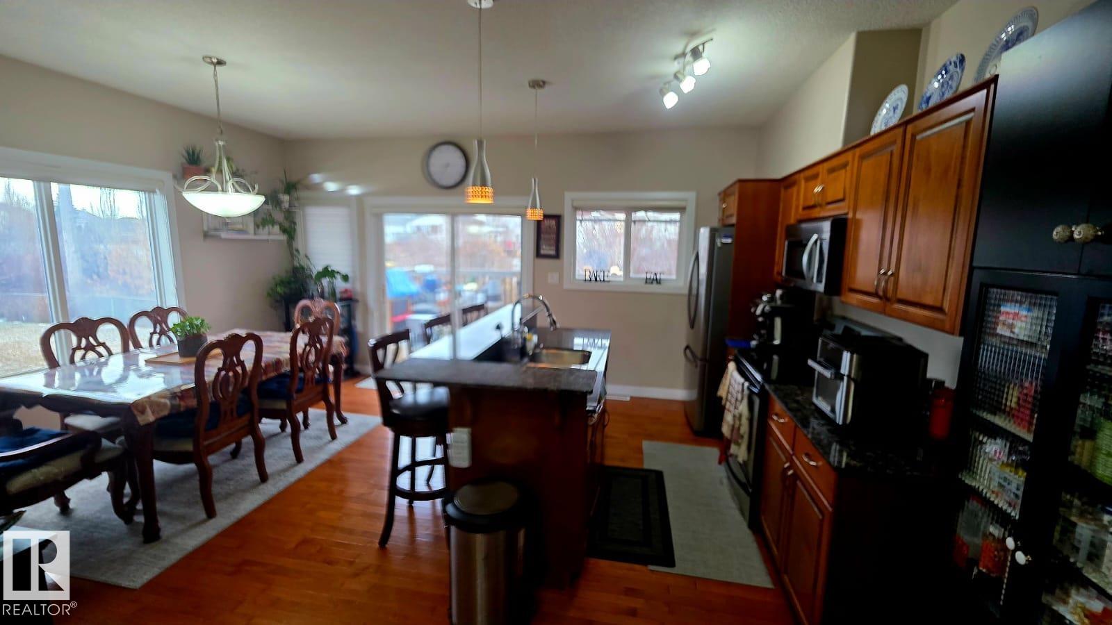 Photo 8 at 7 - 13215 153 Avenue NW, Cumberland, Edmonton