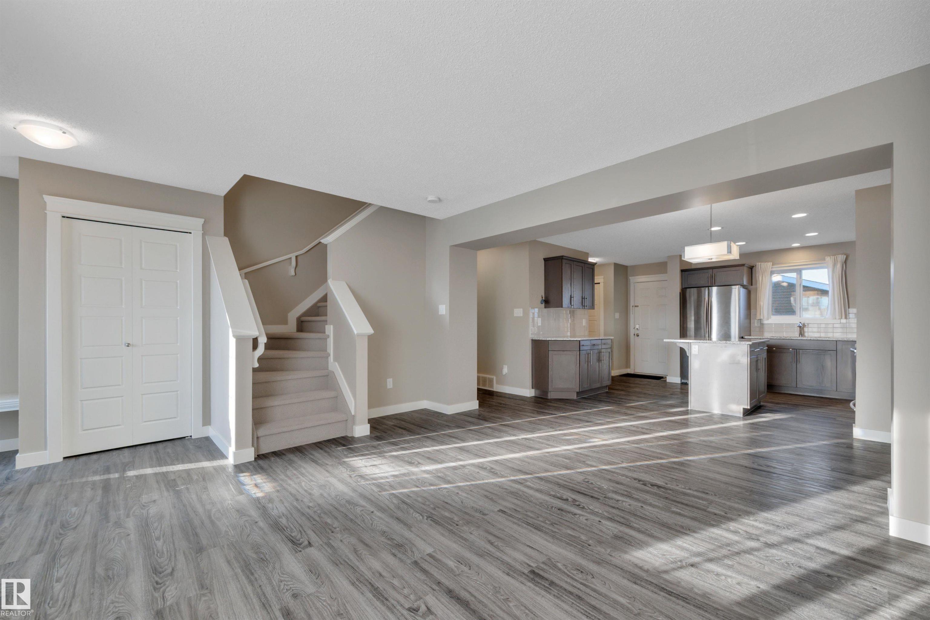 Picture for 16728 15 AV SW