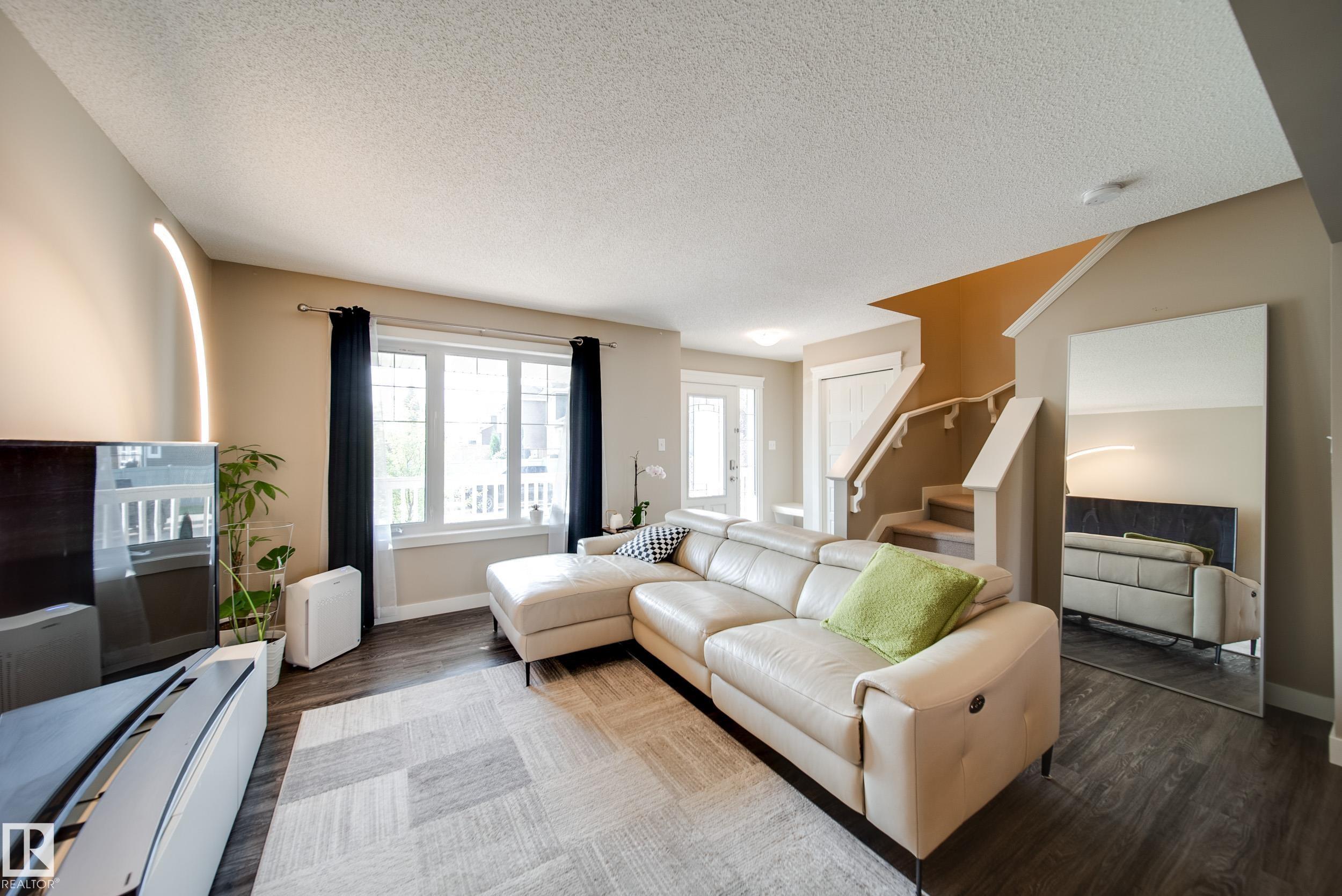 Picture for 16728 15 AV SW