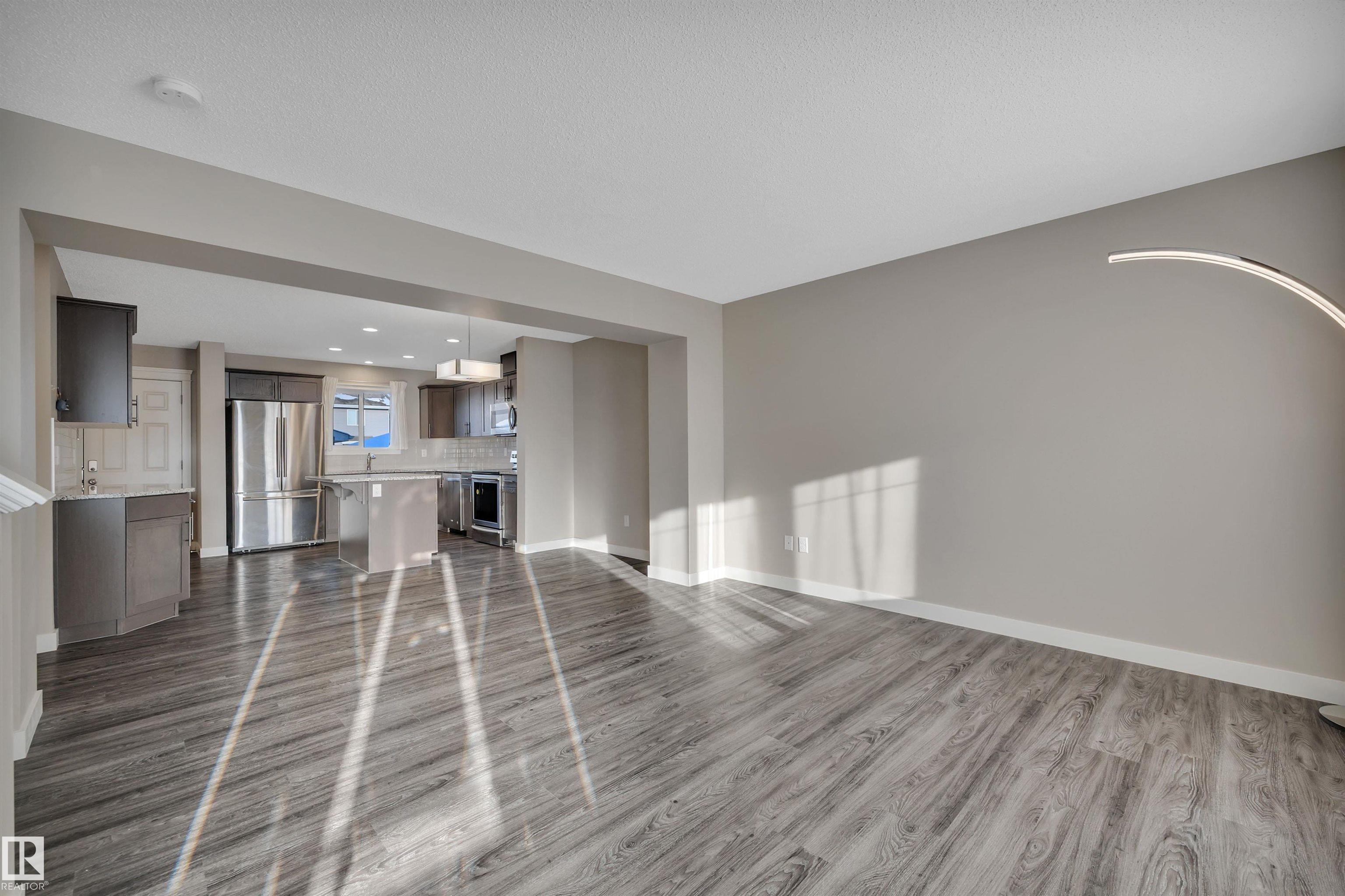 Picture for 16728 15 AV SW