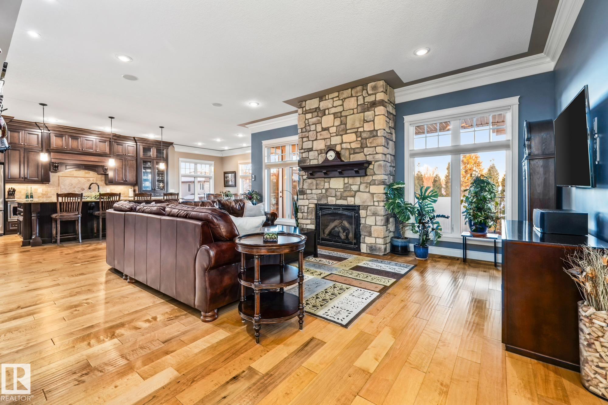 Photo 4 at 23 Kingsmoor Close, Kingswood, St. Albert