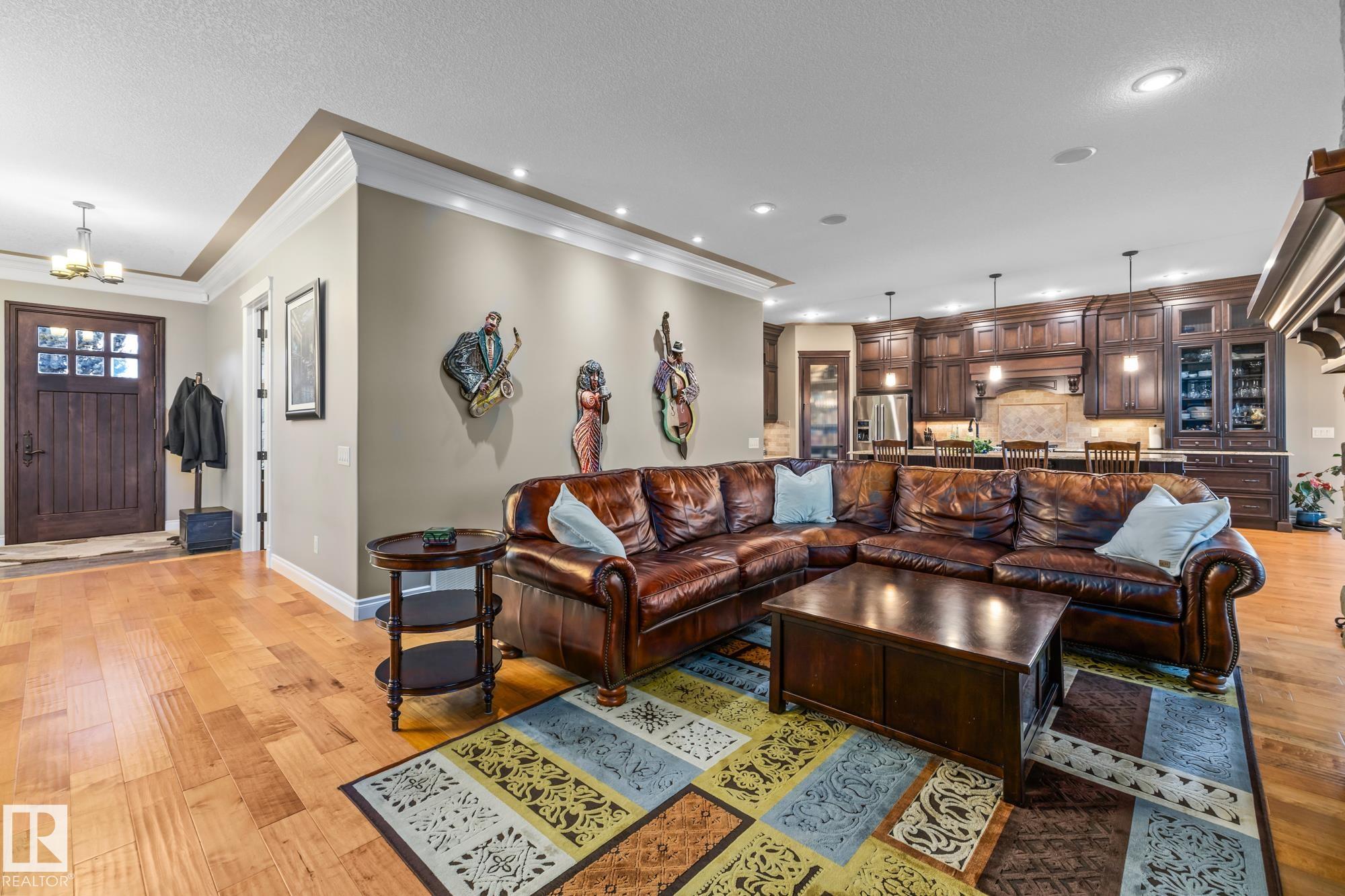 Photo 8 at 23 Kingsmoor Close, Kingswood, St. Albert