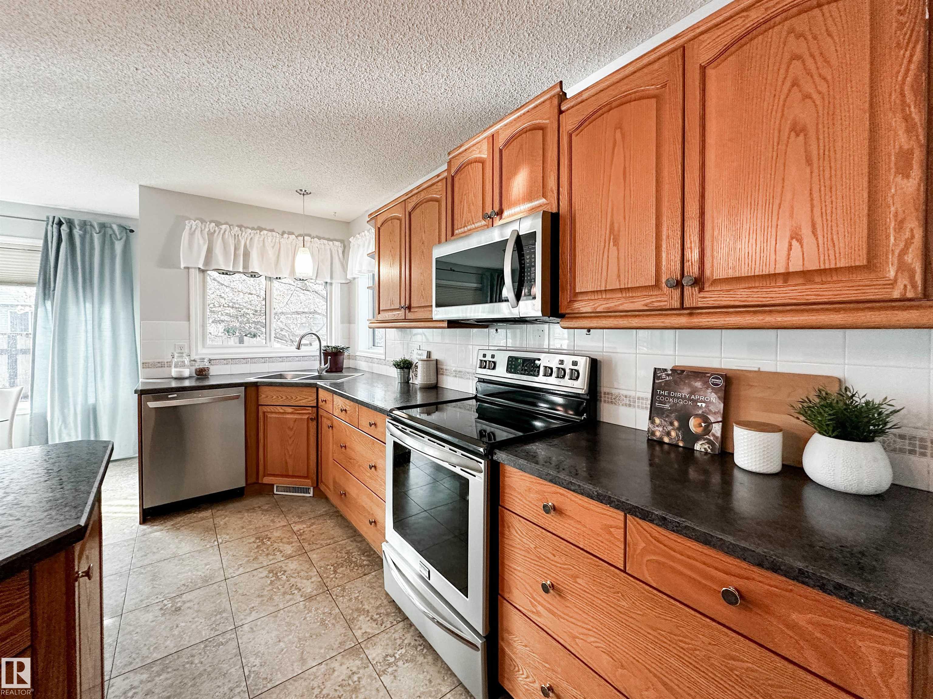 Photo 13 at 85 Durocher Street, Deer Ridge, St. Albert