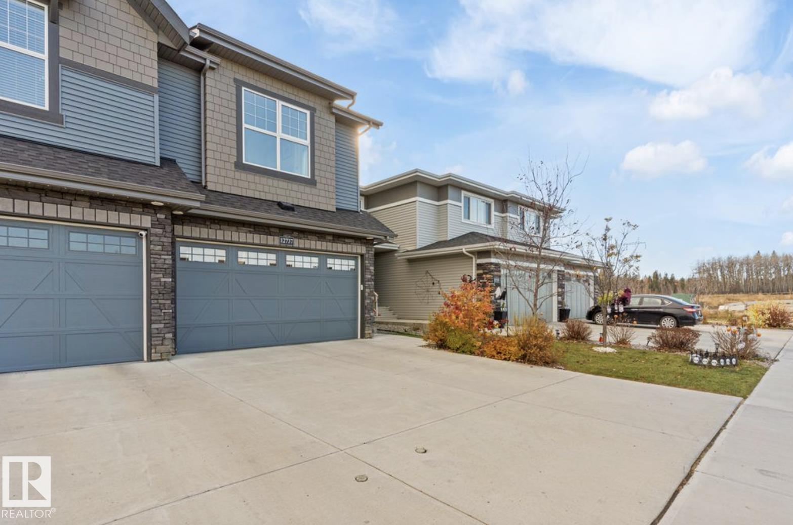 Photo 3 at 12737 205 Street NW, Trumpeter Area, Edmonton