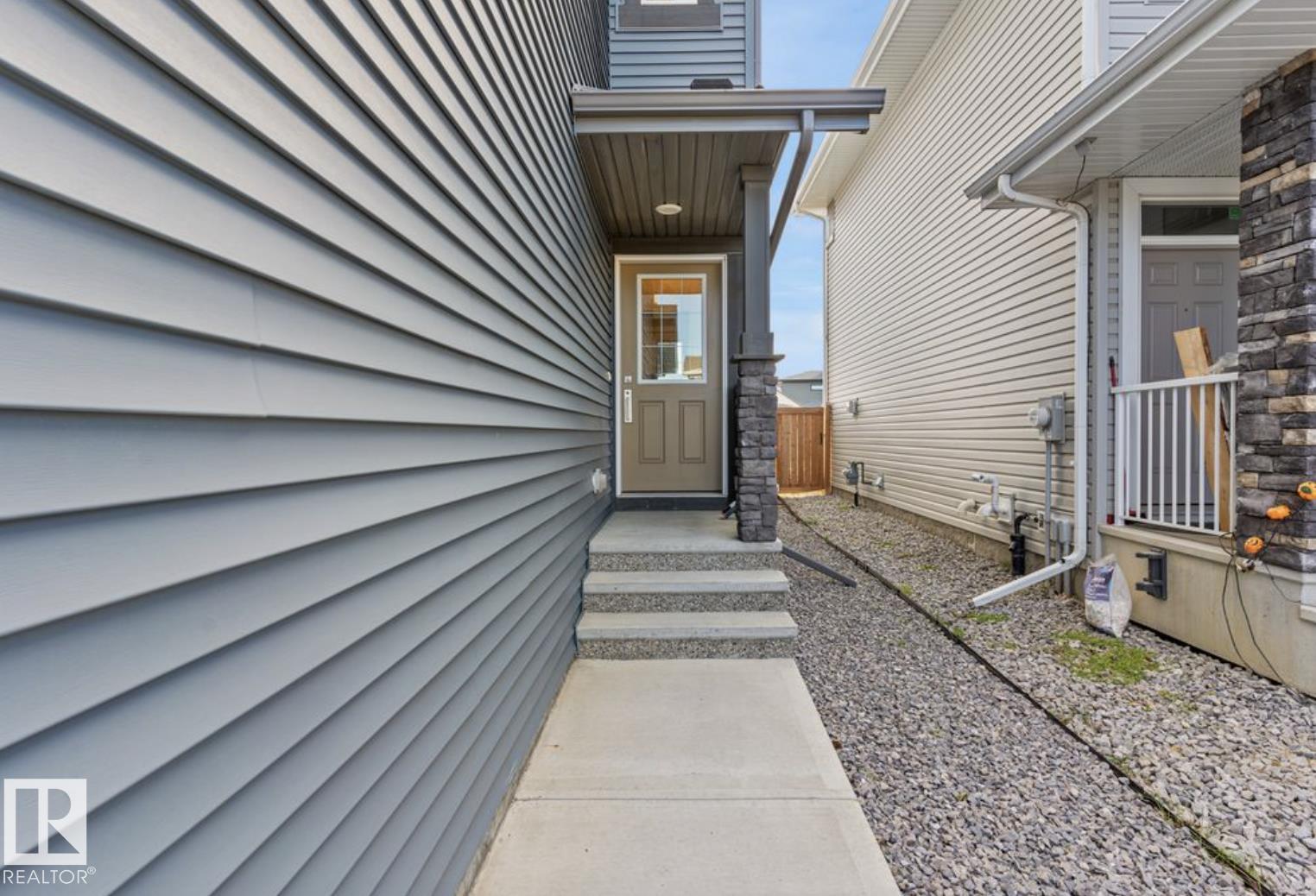 Photo 4 at 12737 205 Street NW, Trumpeter Area, Edmonton