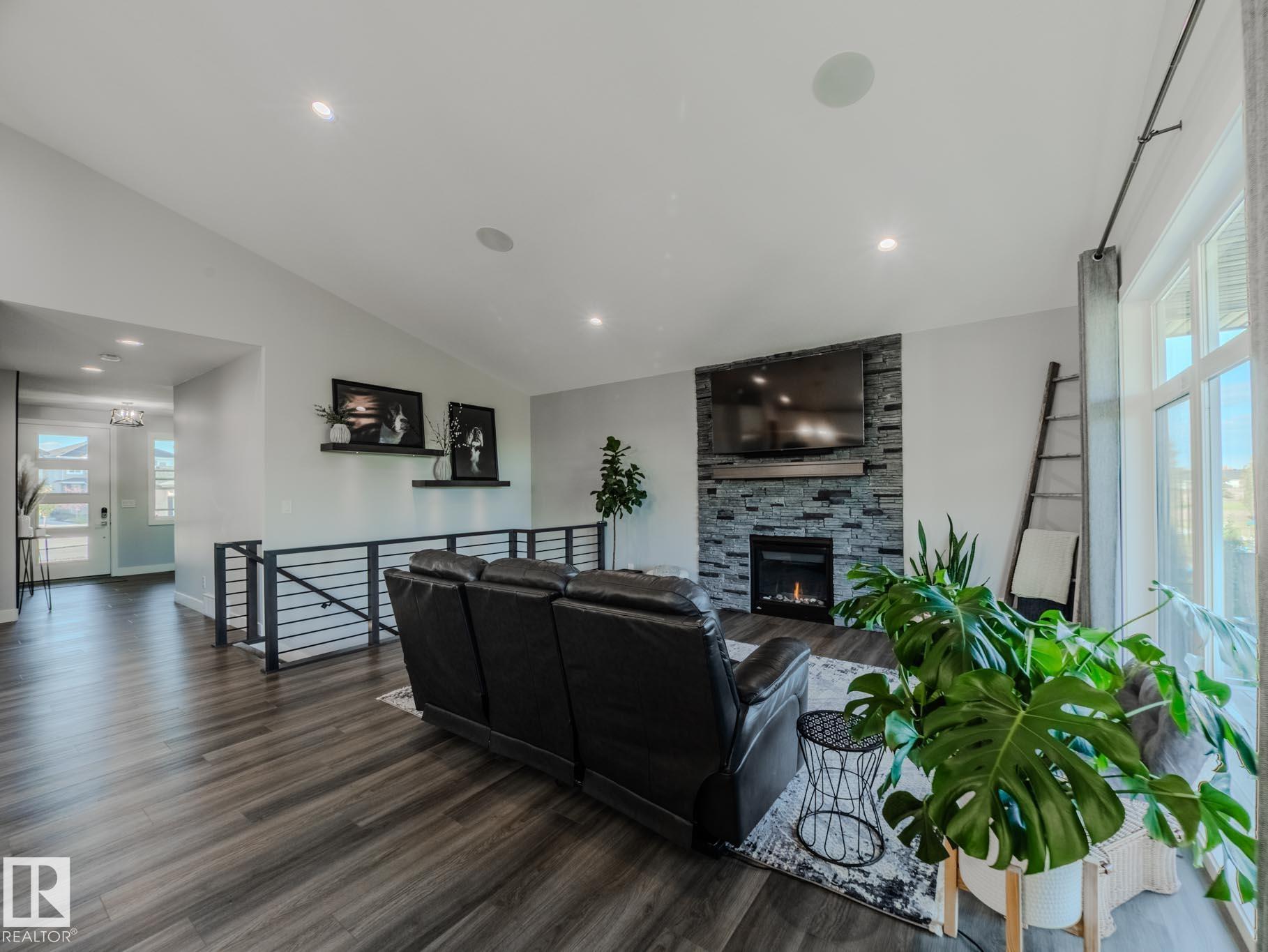 Photo 7 at 35 Lilac Bay, Stoneshire, Spruce Grove