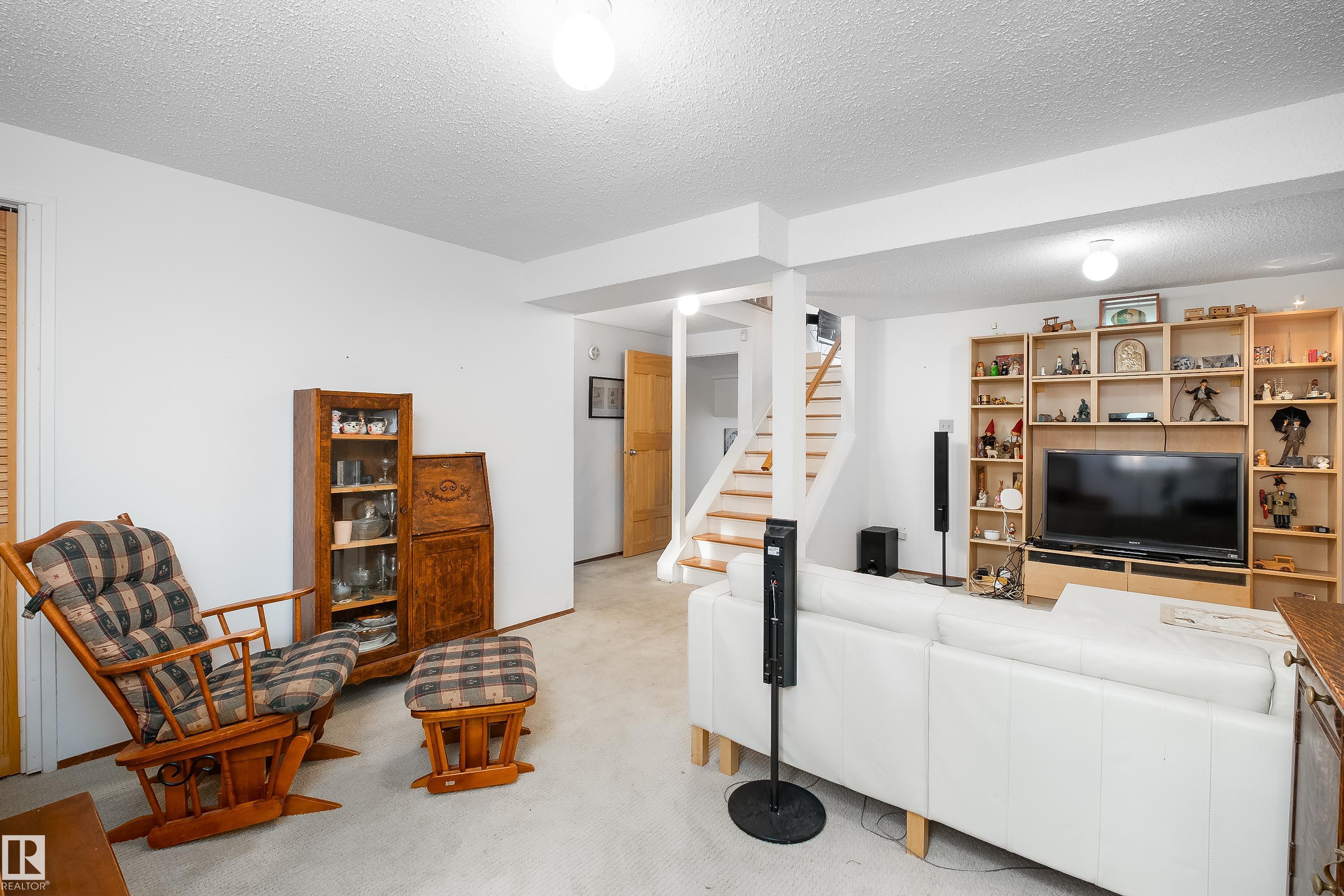 Photo 36 at 1303 35 Street NW, Crawford Plains, Edmonton