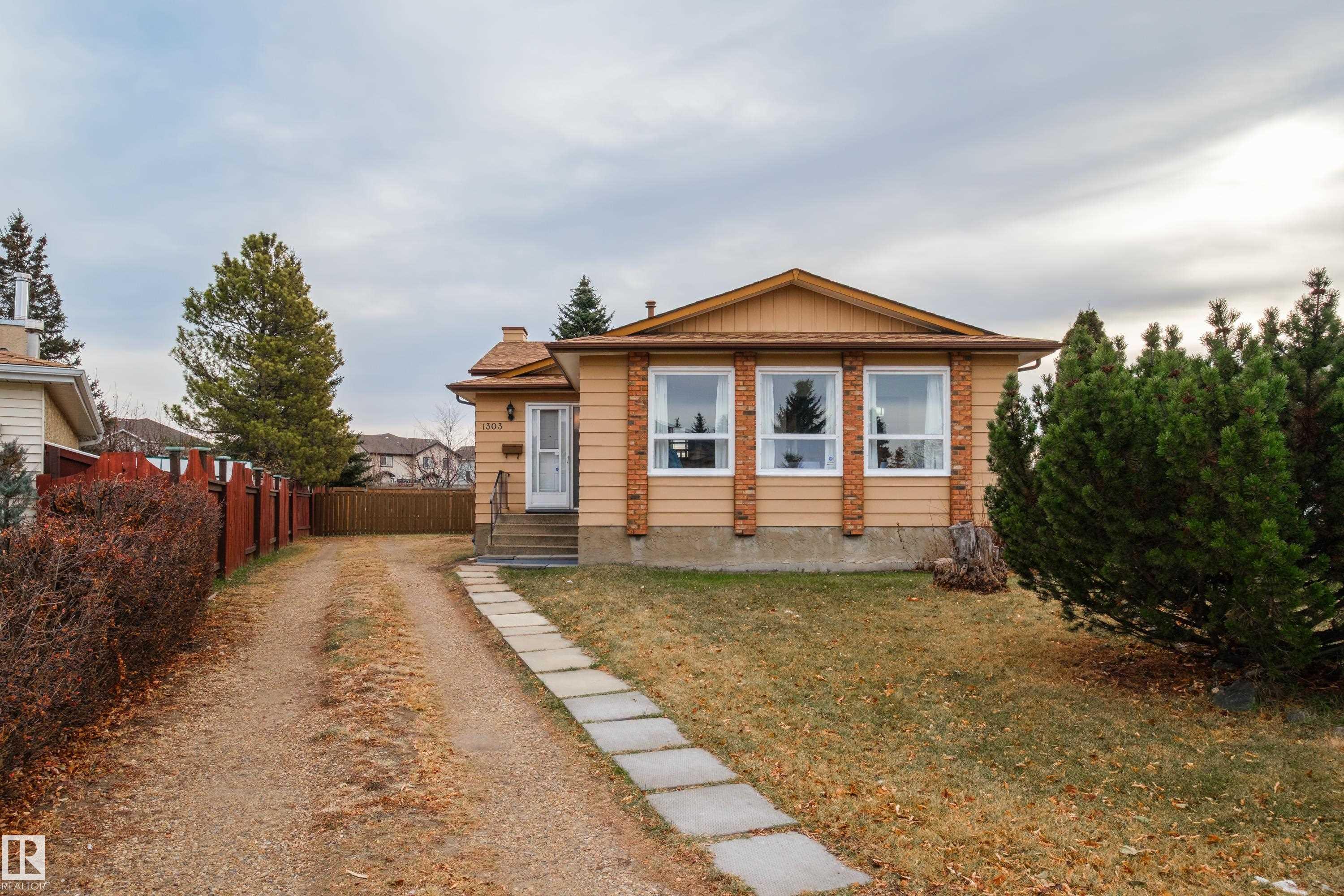 Photo 47 at 1303 35 Street NW, Crawford Plains, Edmonton