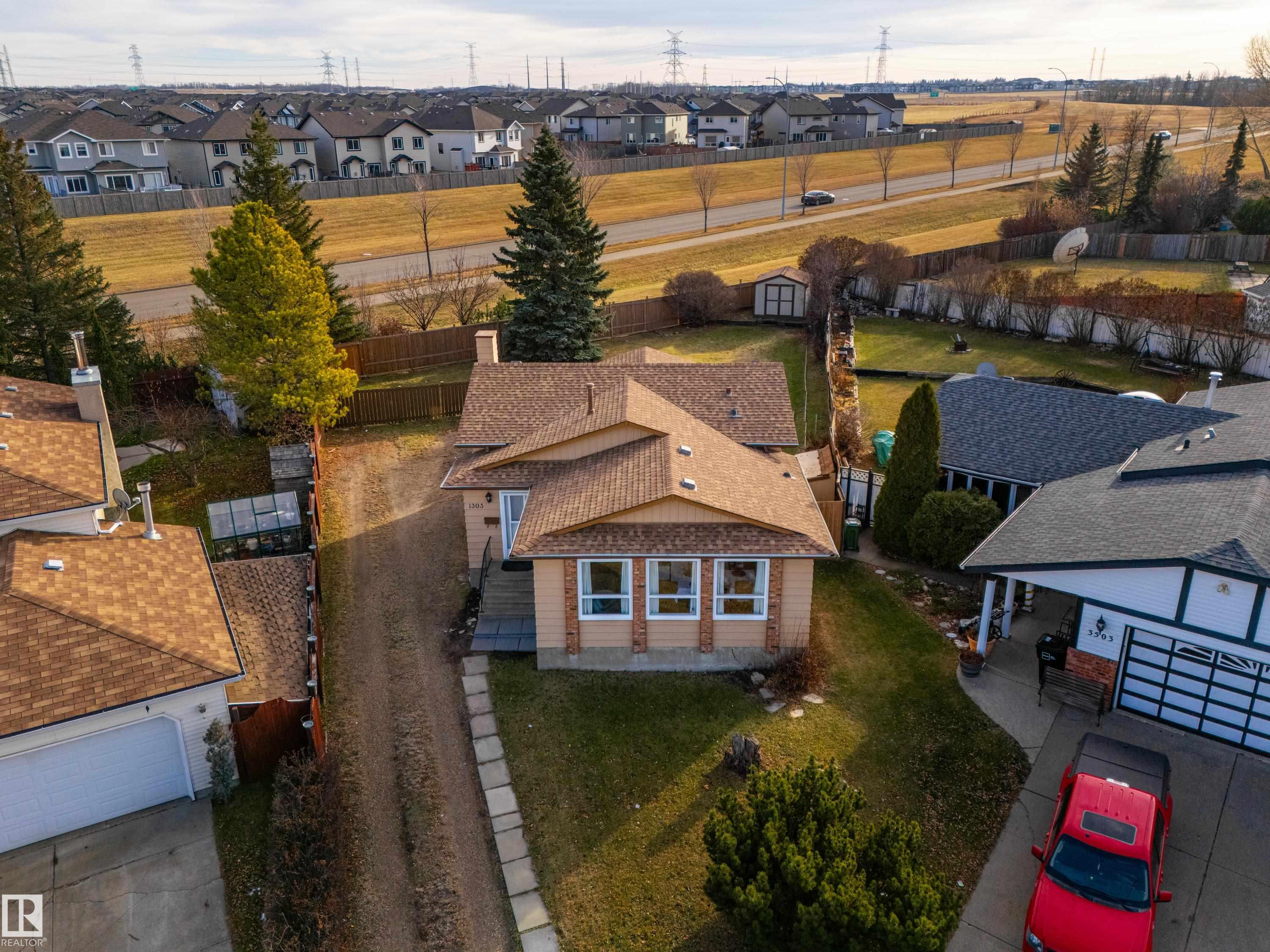 Photo 72 at 1303 35 Street NW, Crawford Plains, Edmonton