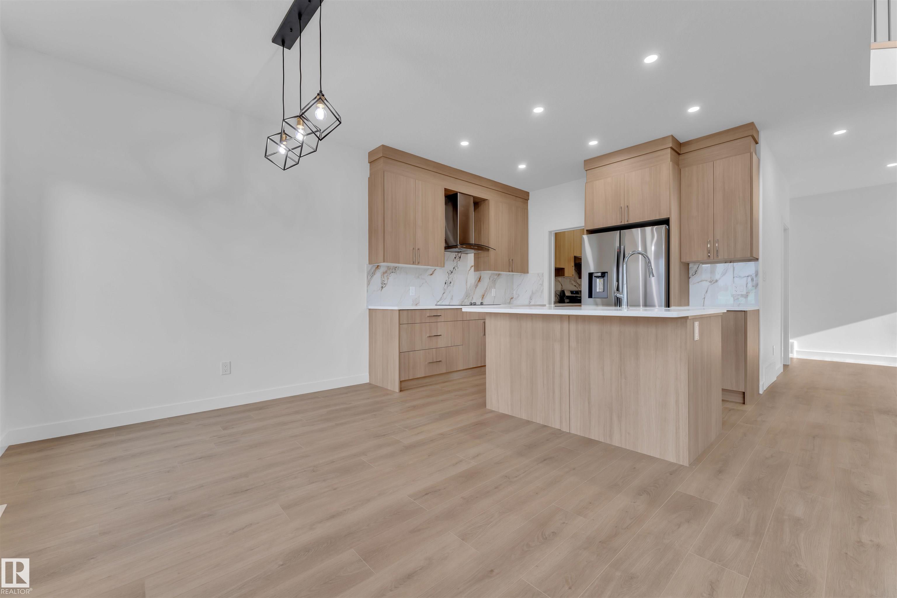 Photo 13 at 2 Cobblestone Gate, Fenwyck, Spruce Grove