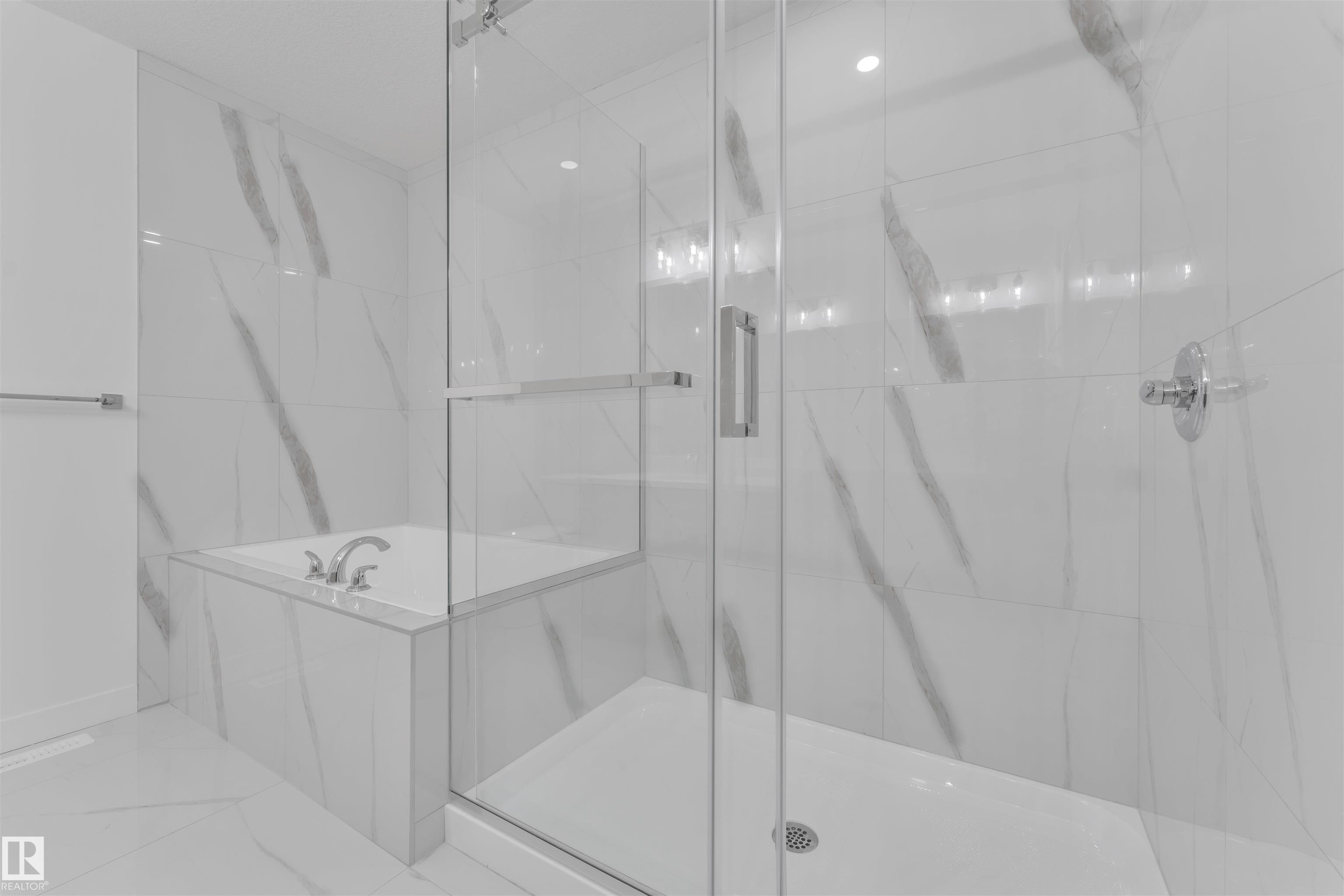 Photo 24 at 2 Cobblestone Gate, Fenwyck, Spruce Grove