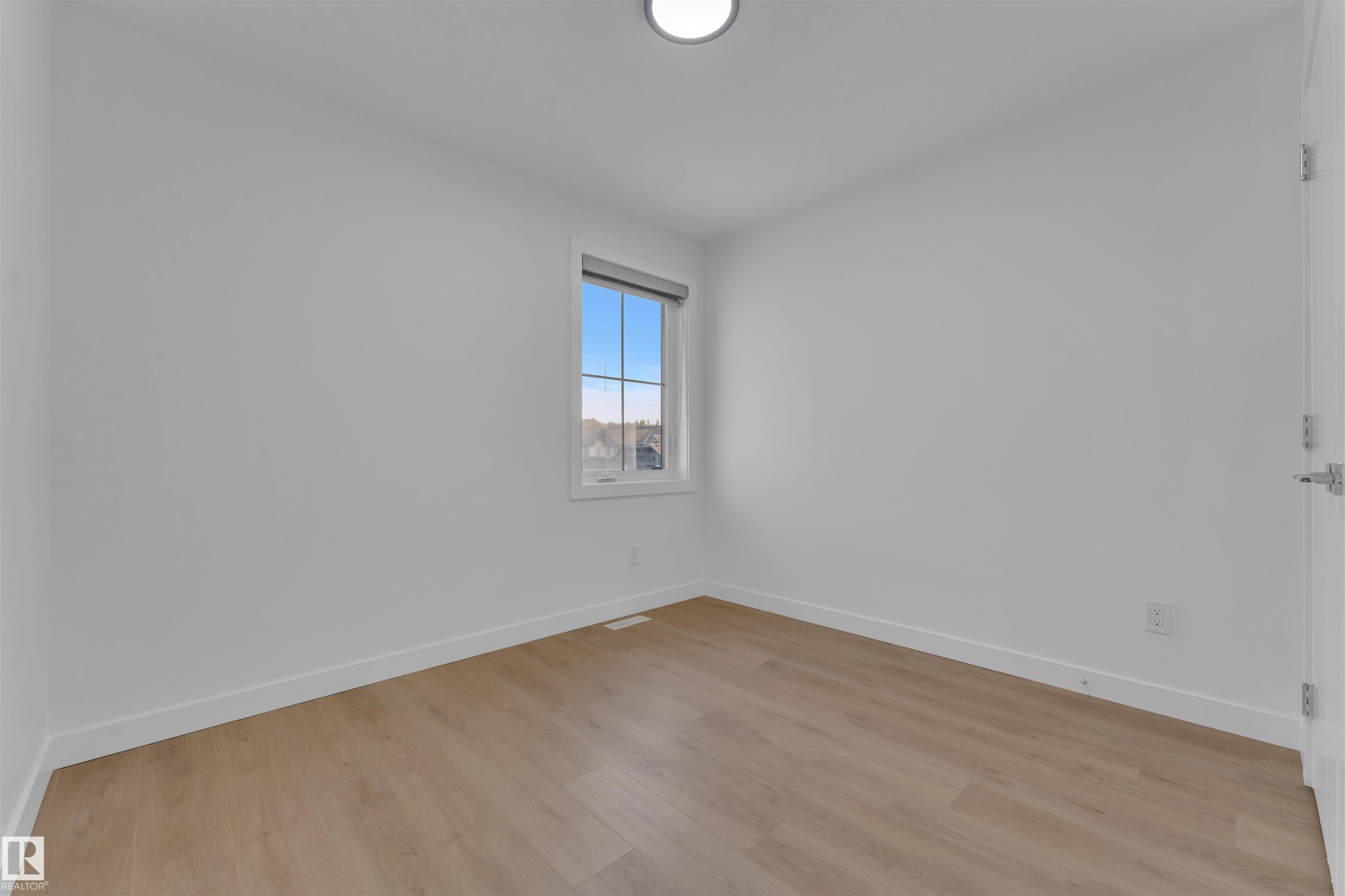 Photo 32 at 2 Cobblestone Gate, Fenwyck, Spruce Grove