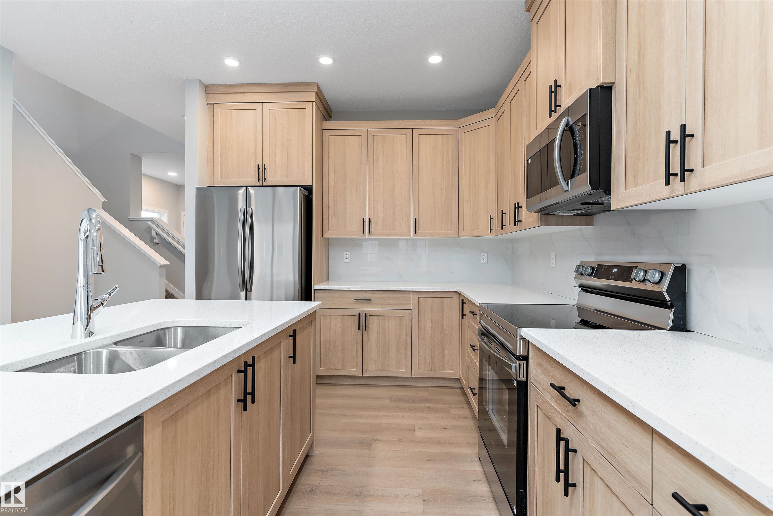 Picture for 6320 KING WD SW