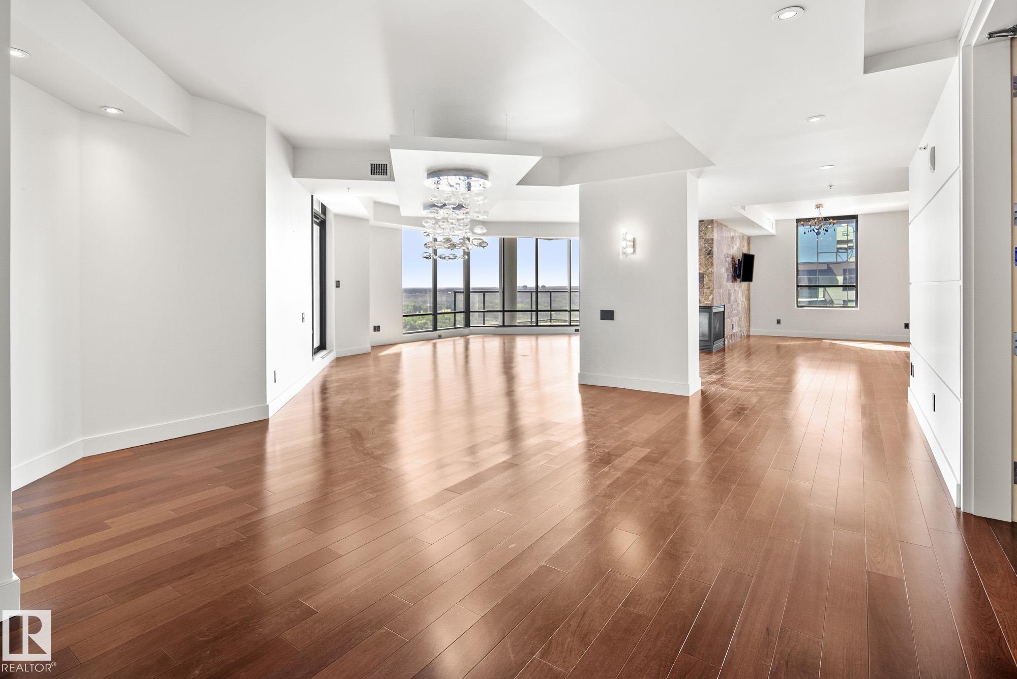 Picture for #1200 11933 JASPER AV NW