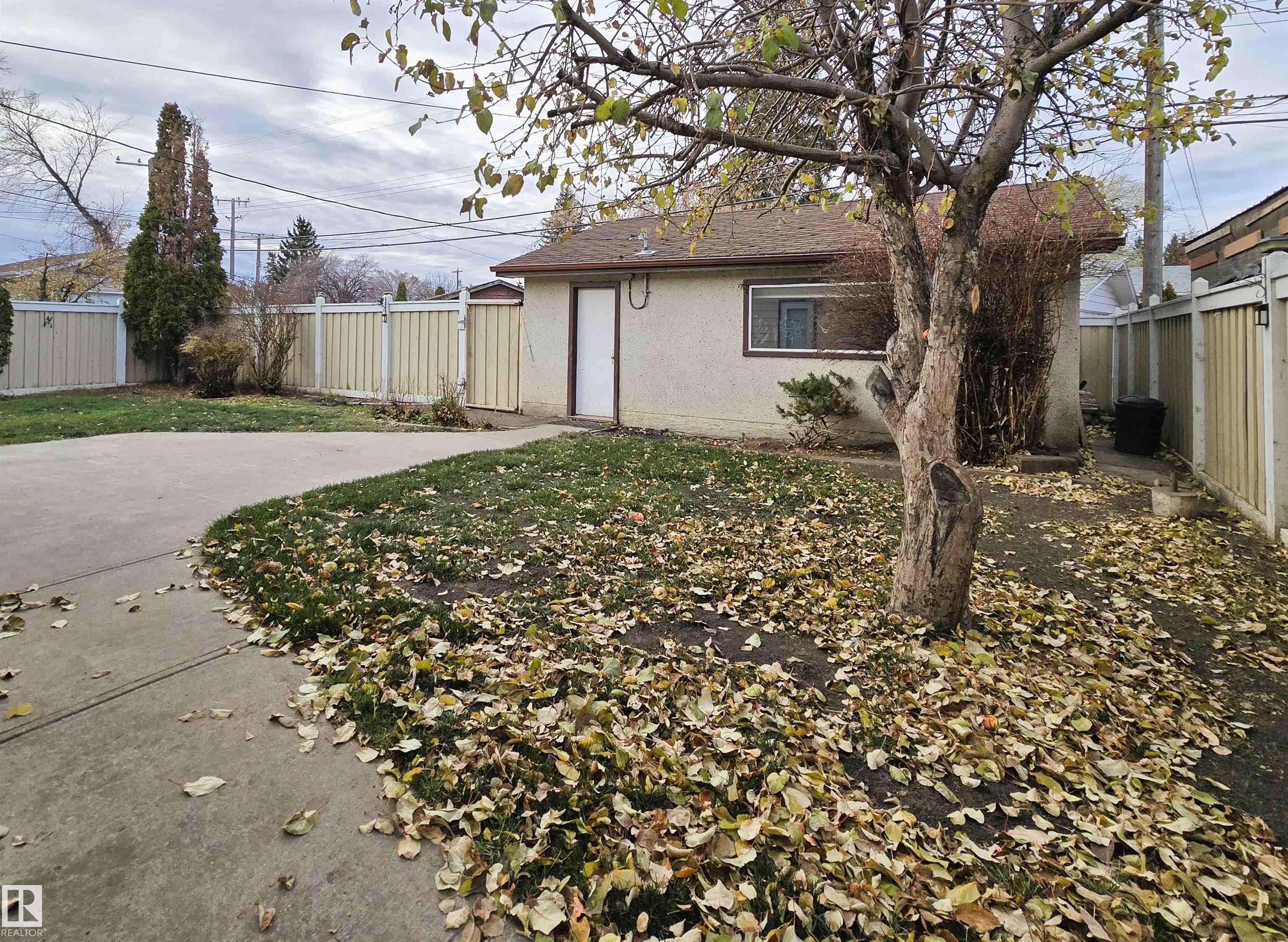 Picture for 8708 MEADOWLARK RD NW