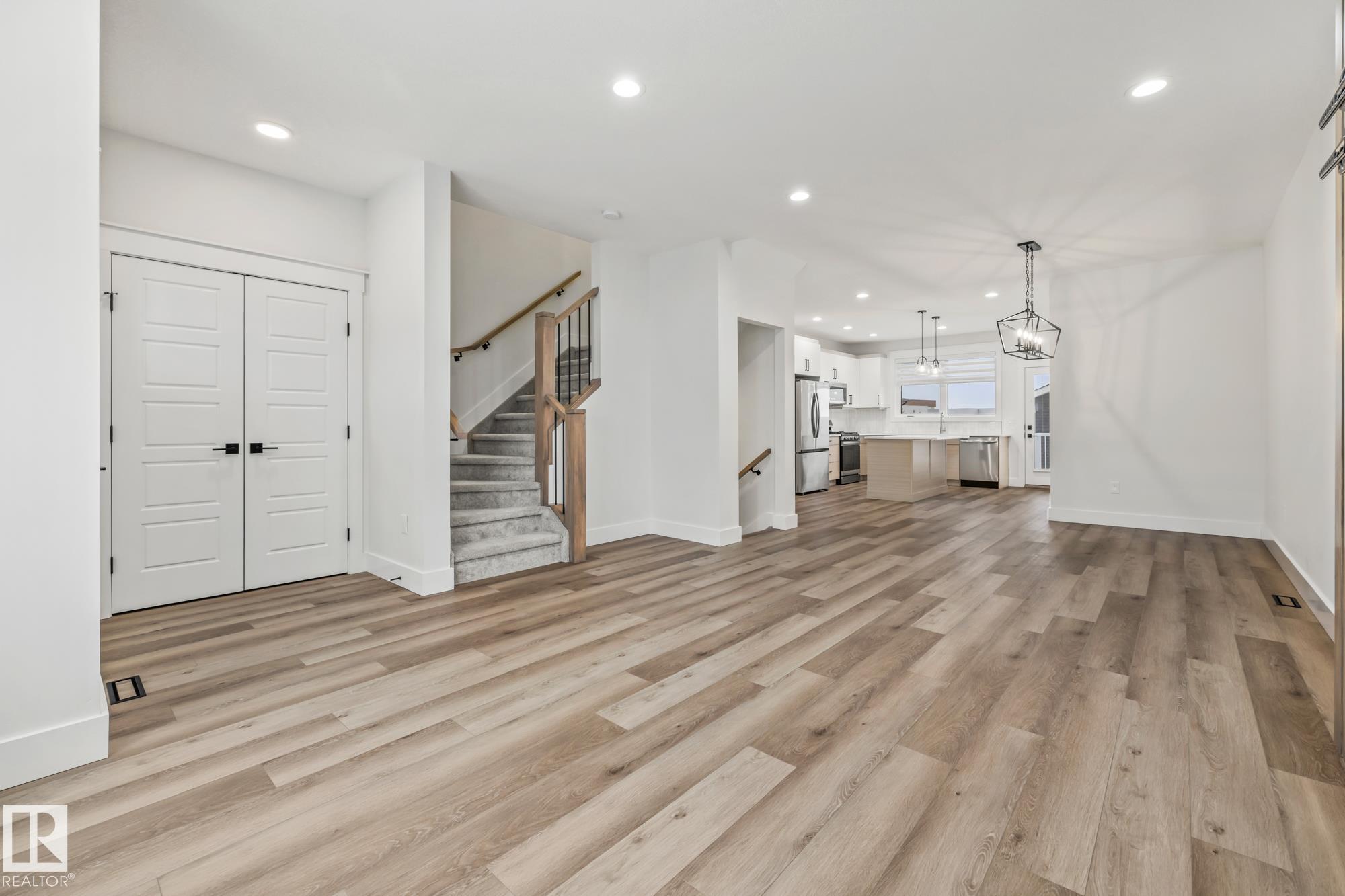 Photo 11 at 10225 92a Avenue, Morinville