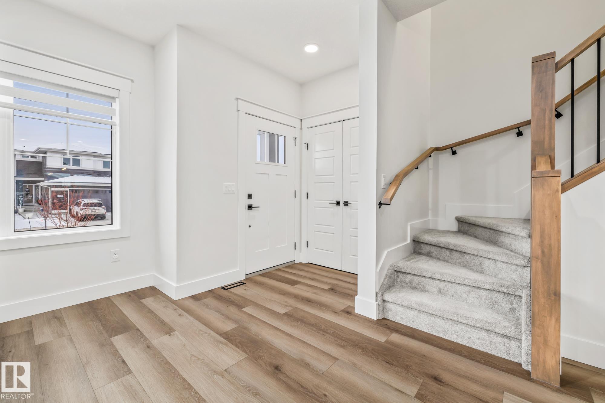 Photo 8 at 10225 92a Avenue, Morinville