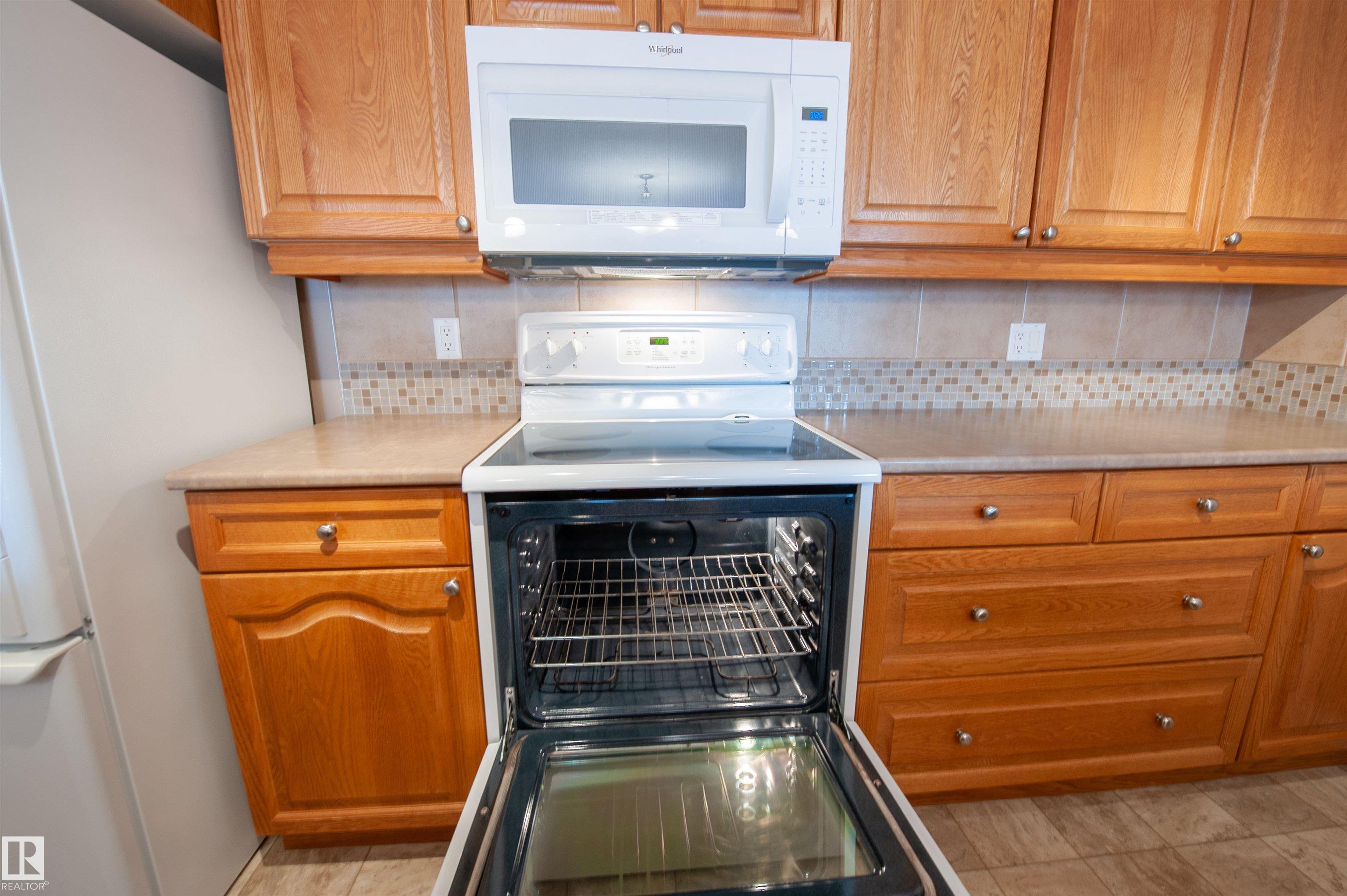 Photo 11 at 116 - 300 Palisades Way, Centennial Village, Sherwood Park