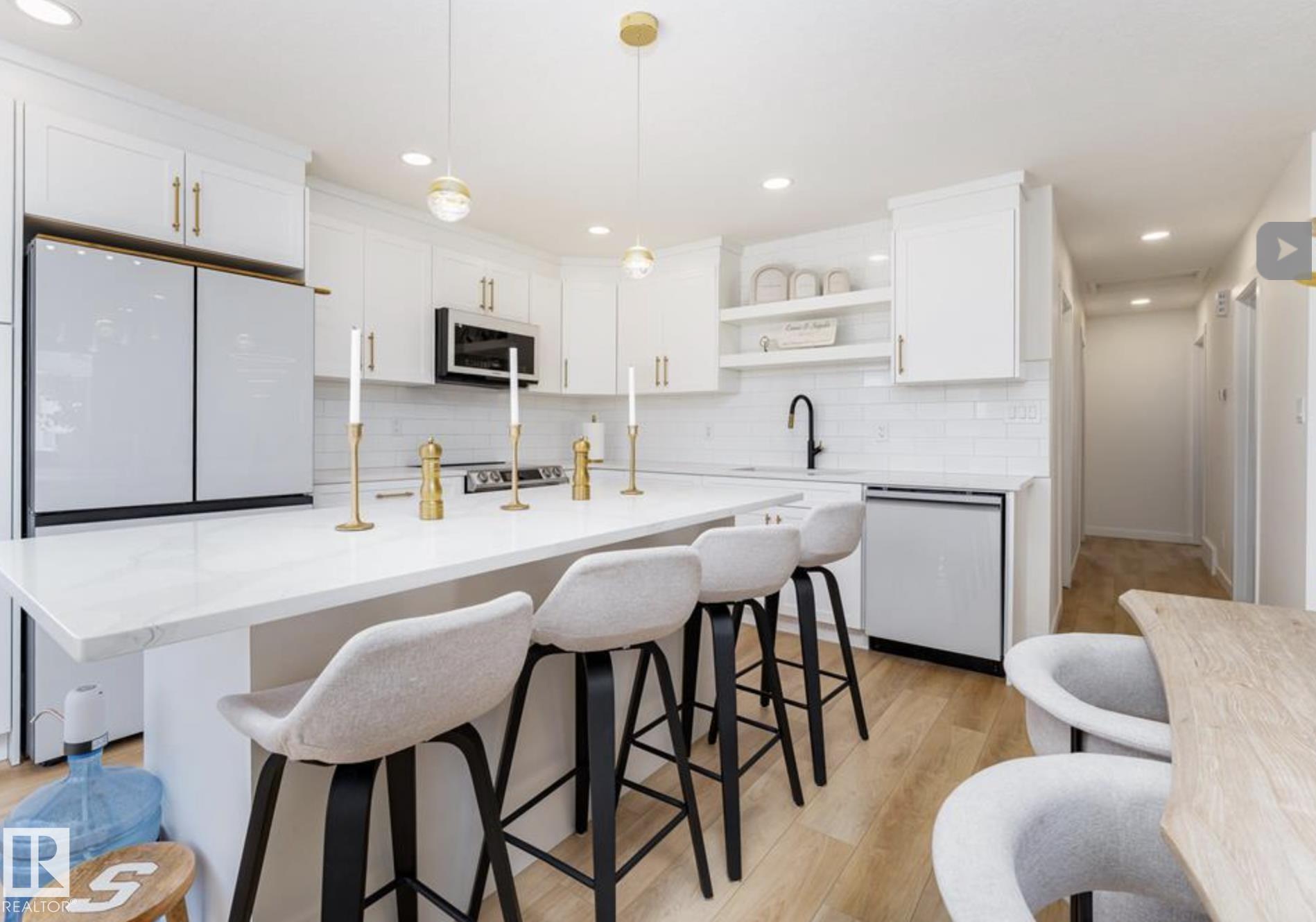 Picture for 17327 106 ST NW