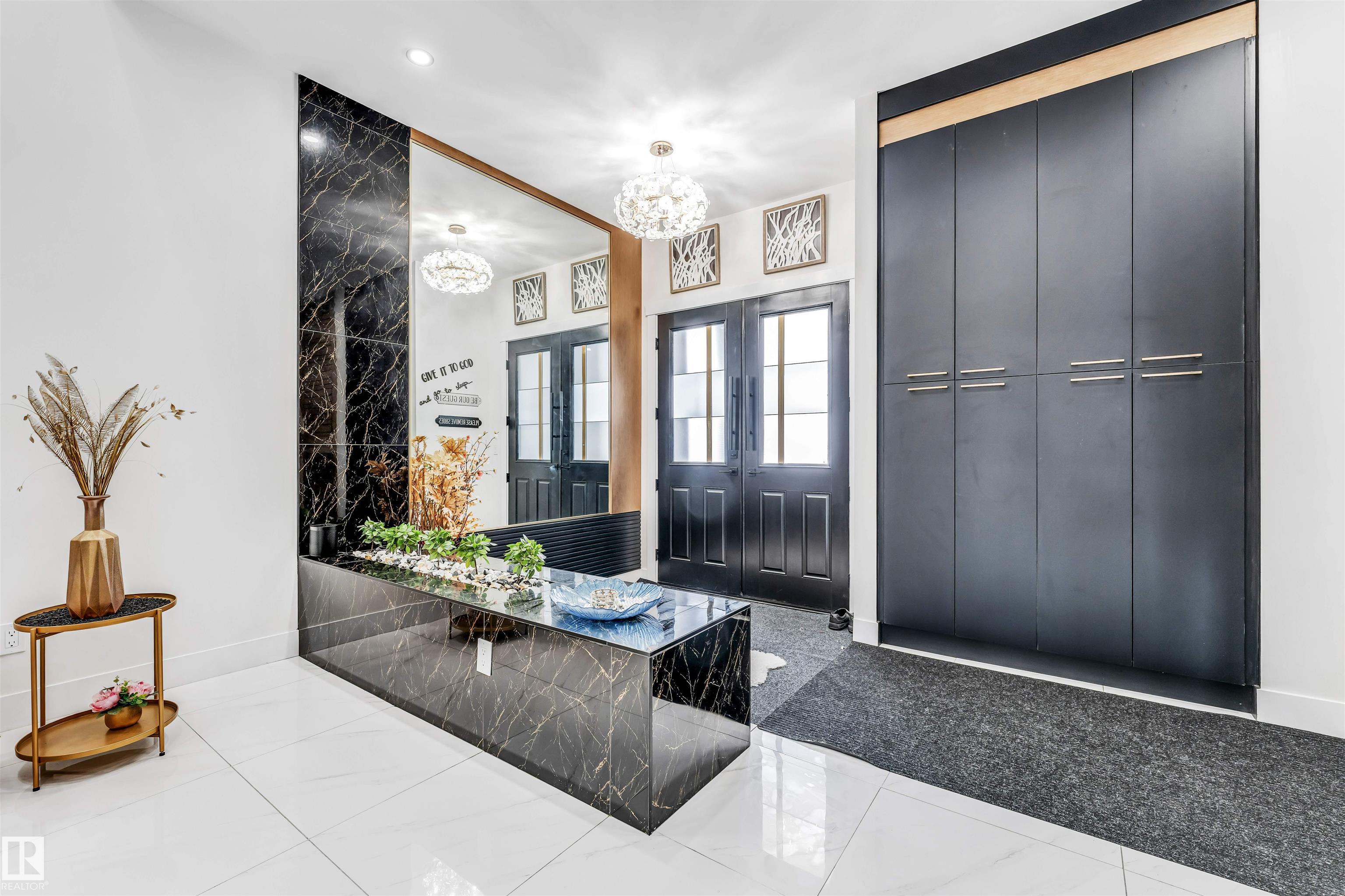 Picture for 2123 18 AV NW