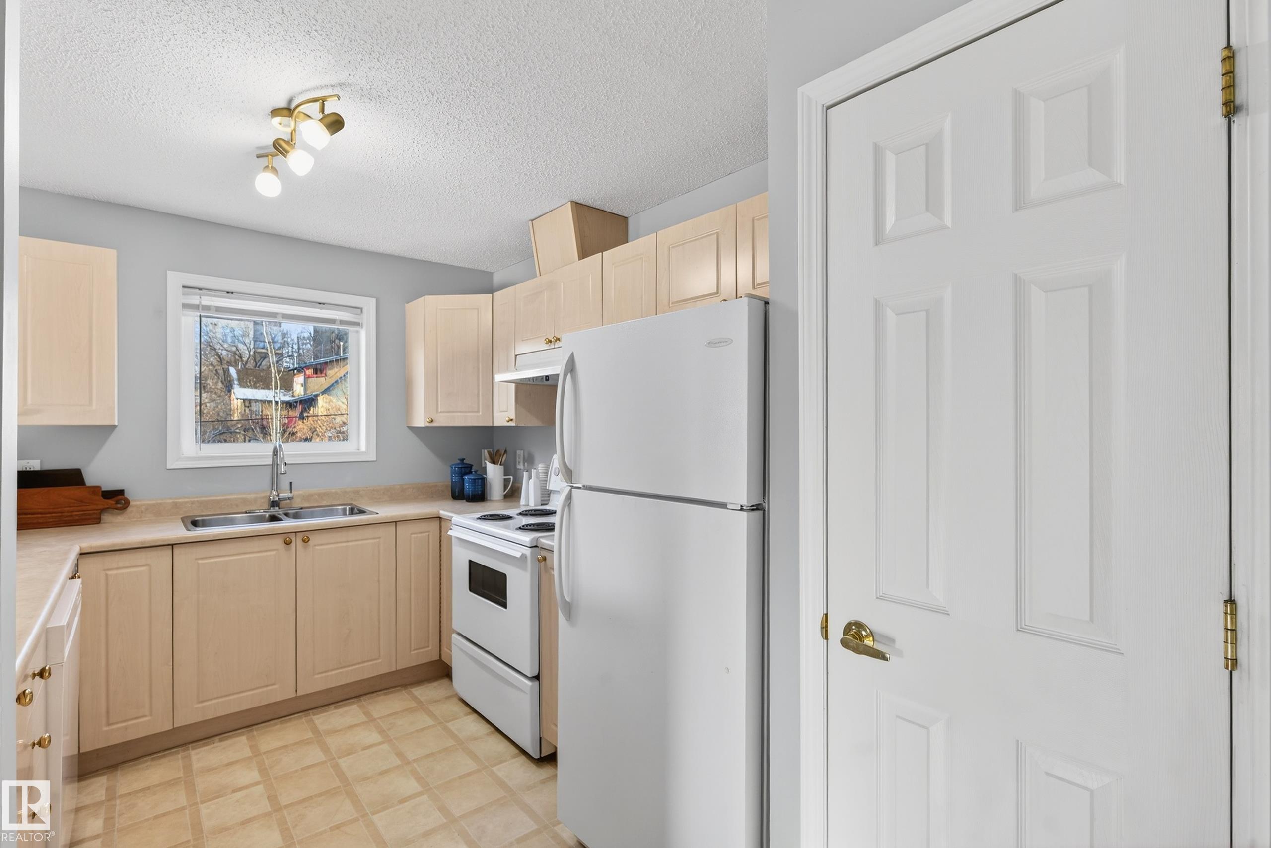 418 - 10403 98 Avenue NW, Downtown, Edmonton