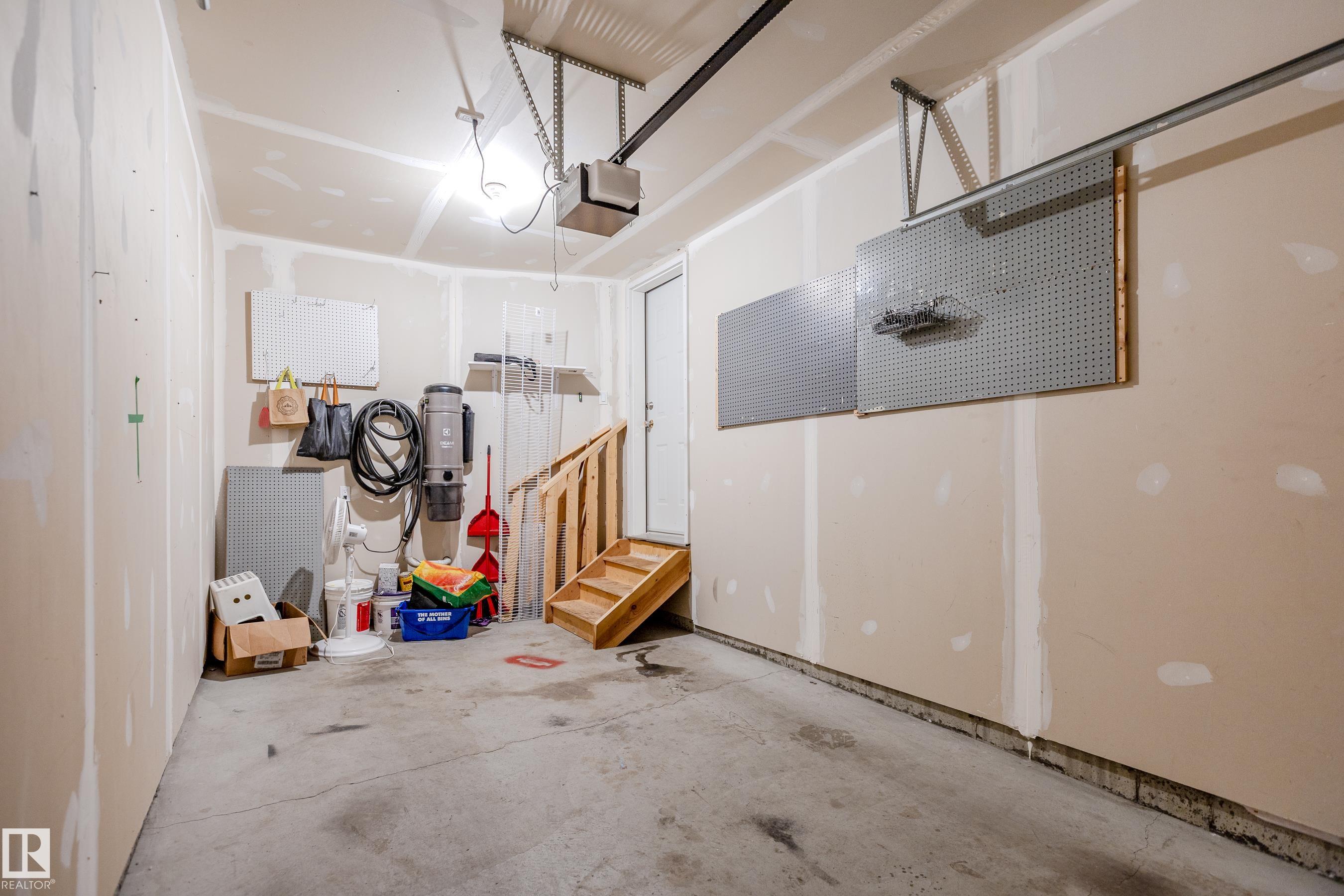 Photo 29 at 28 - 9511 102 Avenue, Morinville