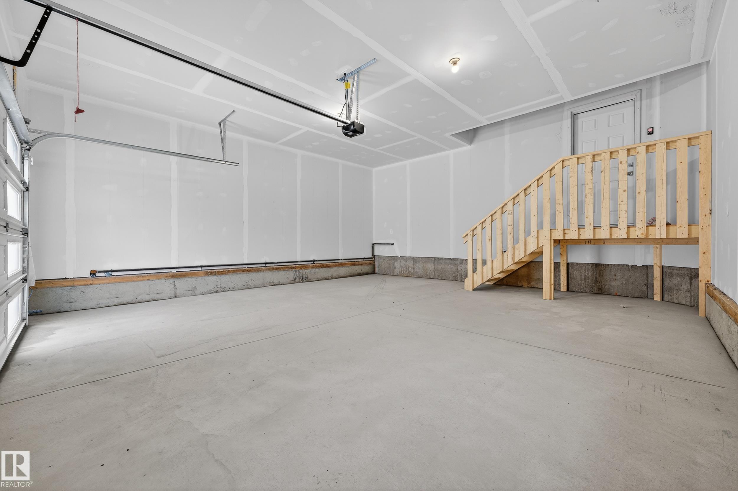 Photo 32 at 7093 Kiviaq Crescent SW, Keswick, Edmonton