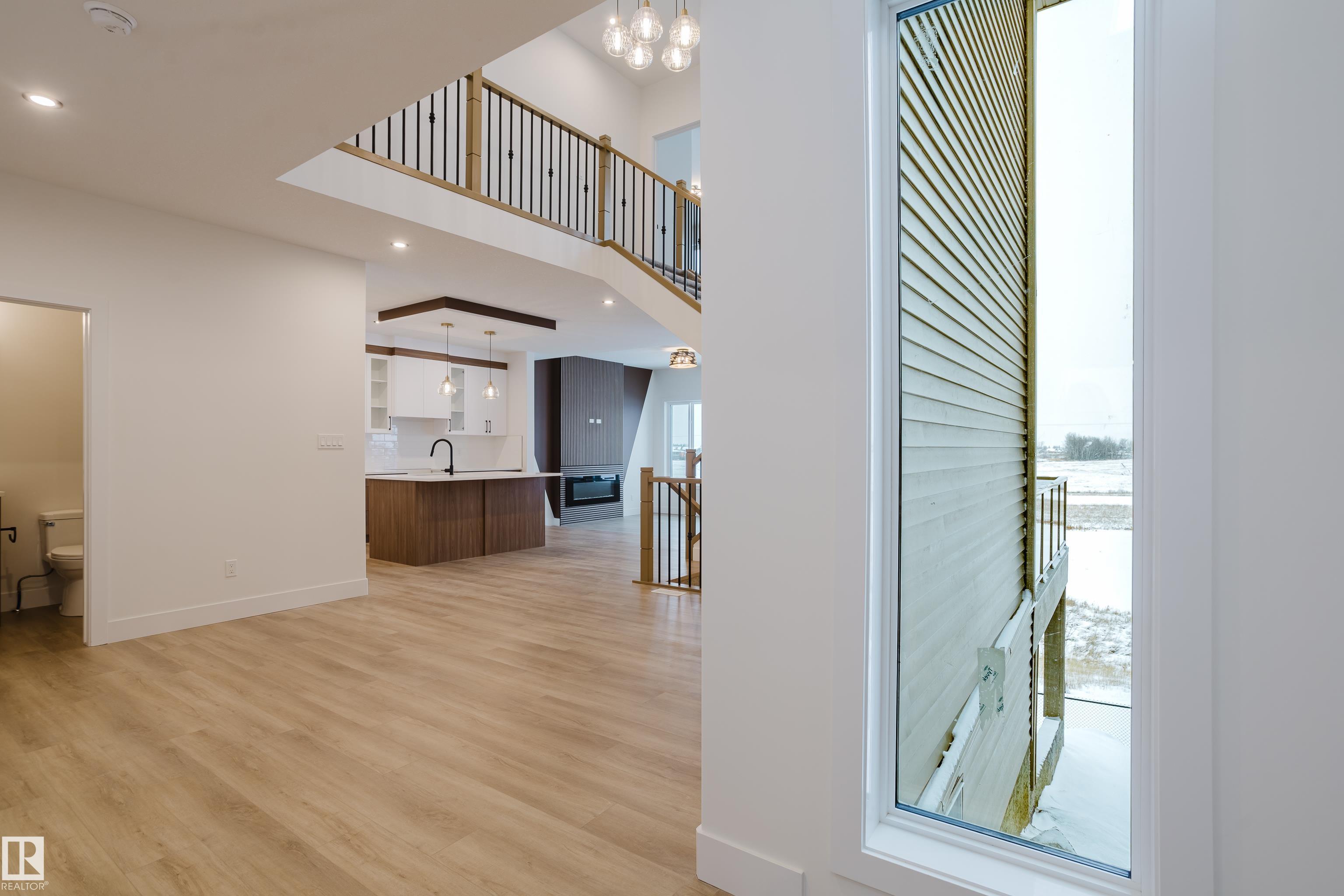 Picture for 230 KINGLET BV NW