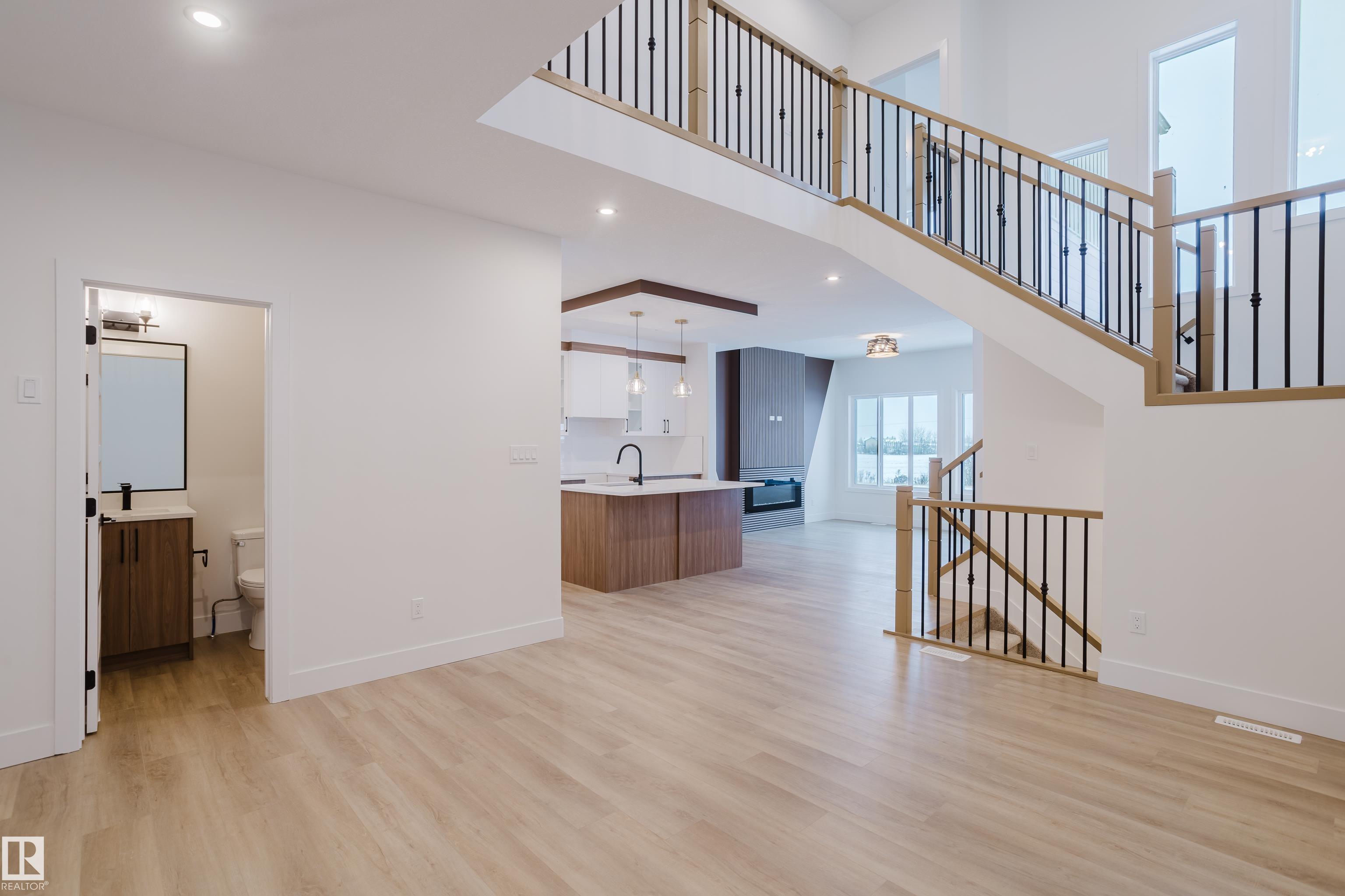 Picture for 230 KINGLET BV NW