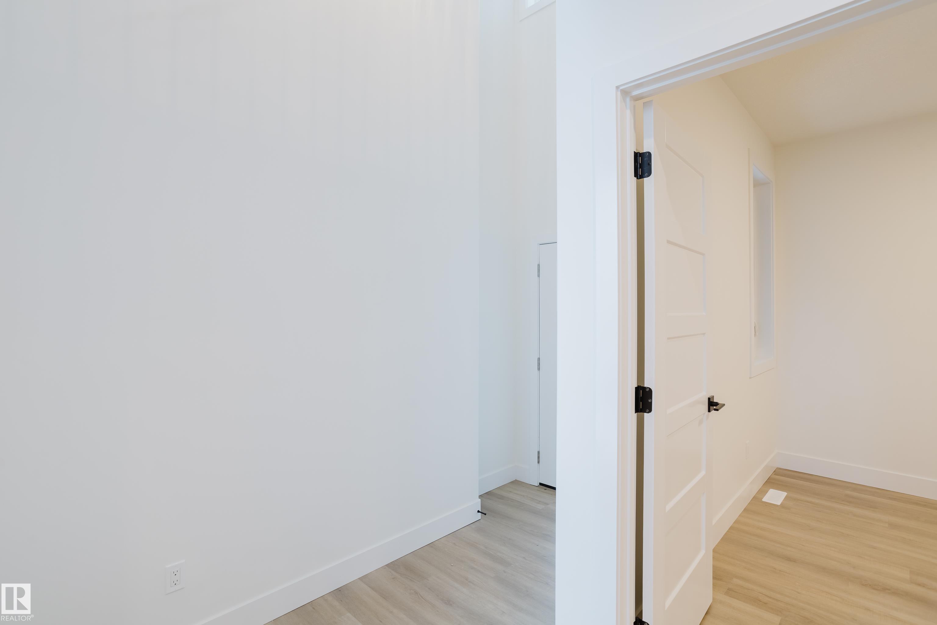 Picture for 230 KINGLET BV NW