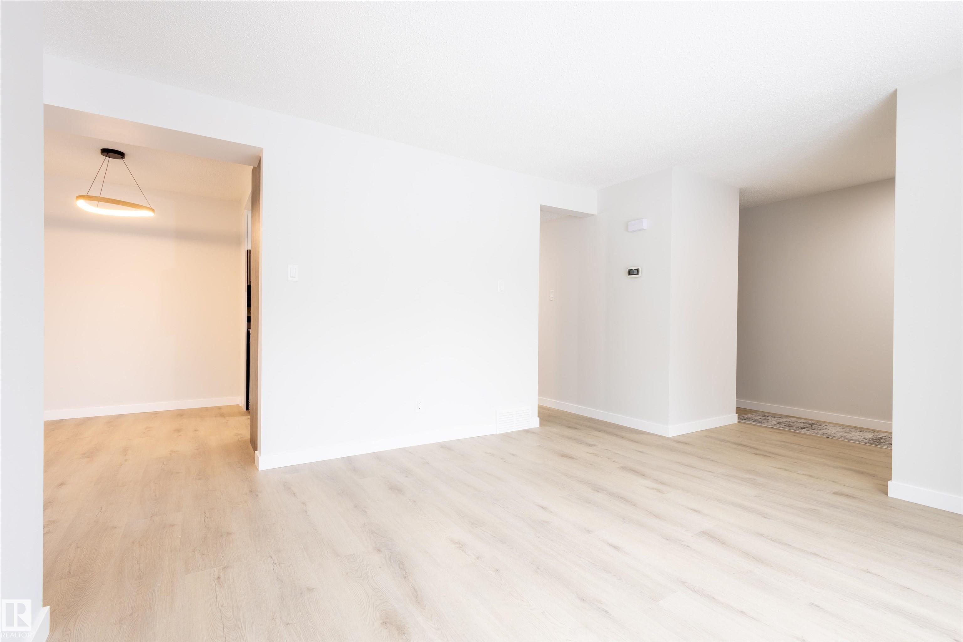 Picture for 30 AMBERLY CO NW